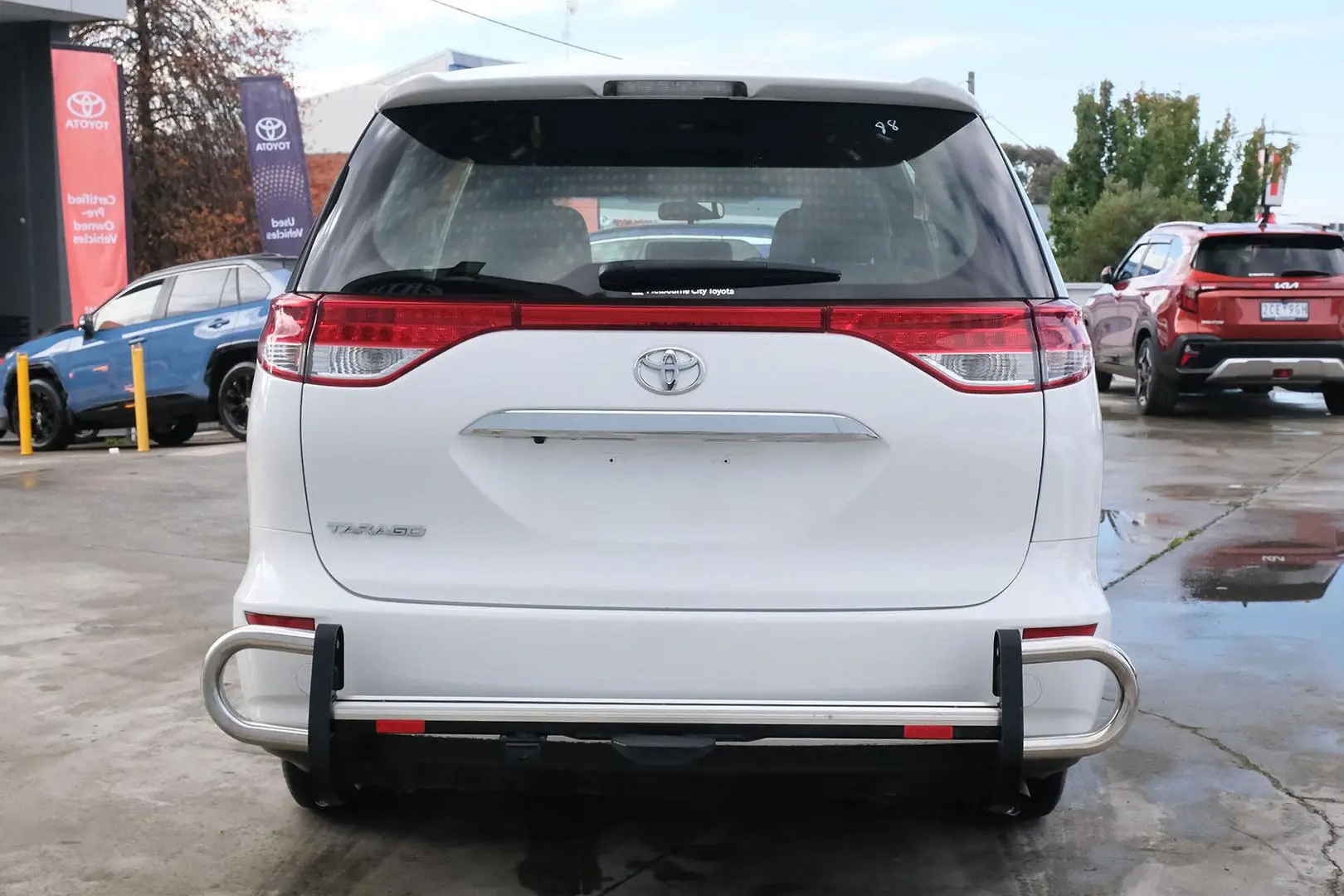 2017 Toyota Tarago Gallery Image 4