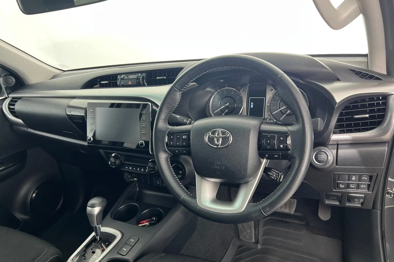 2023 Toyota Hilux Gallery Image 12