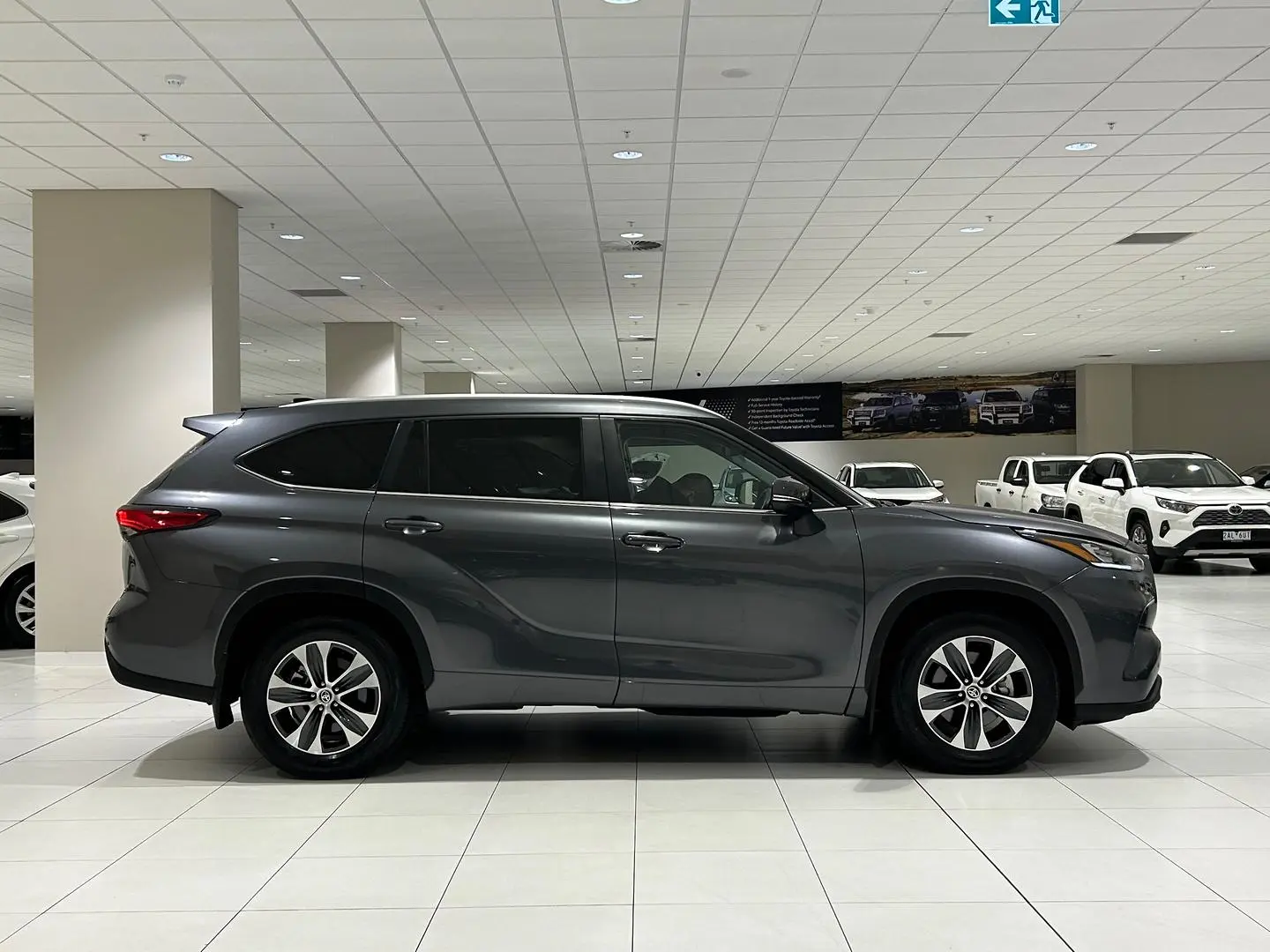 2023 Toyota Kluger Gallery Image 2
