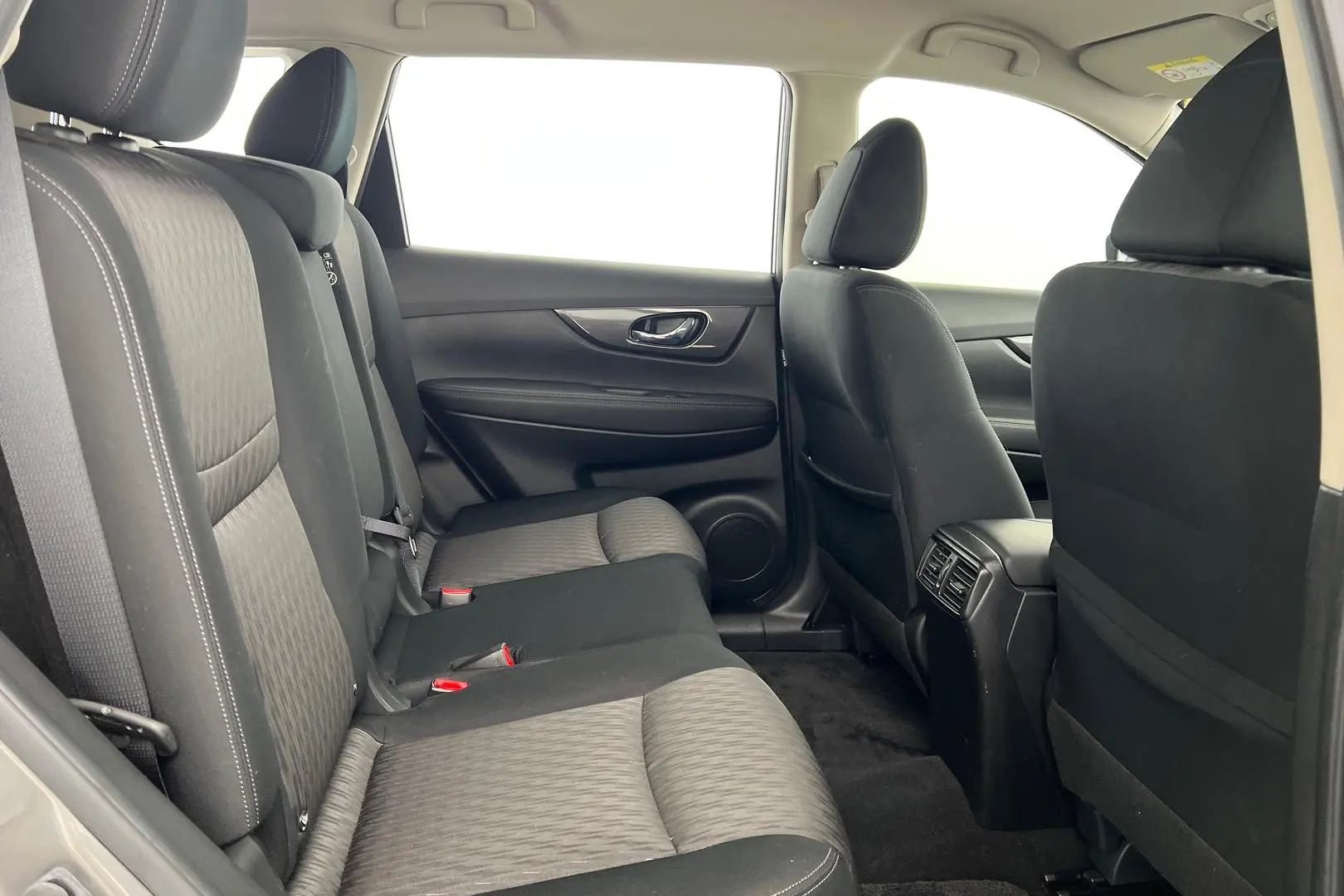 2021 Nissan X-TRAIL Gallery Image 19