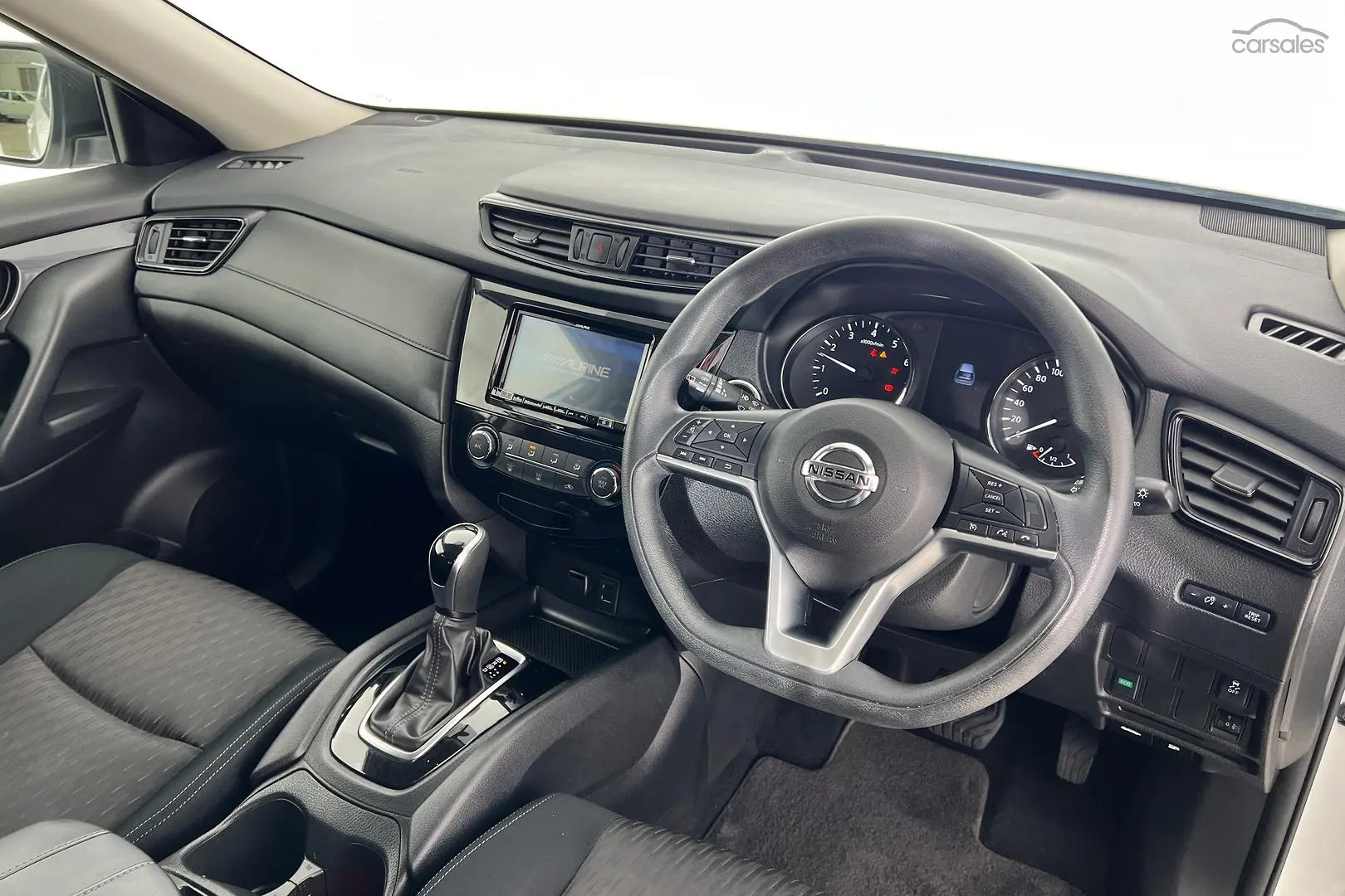 2020 Nissan X-TRAIL Image 2