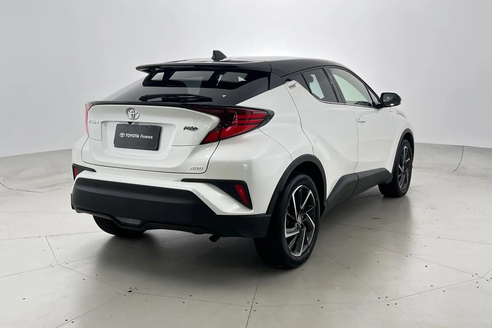 2020 Toyota C-HR Gallery Image 4