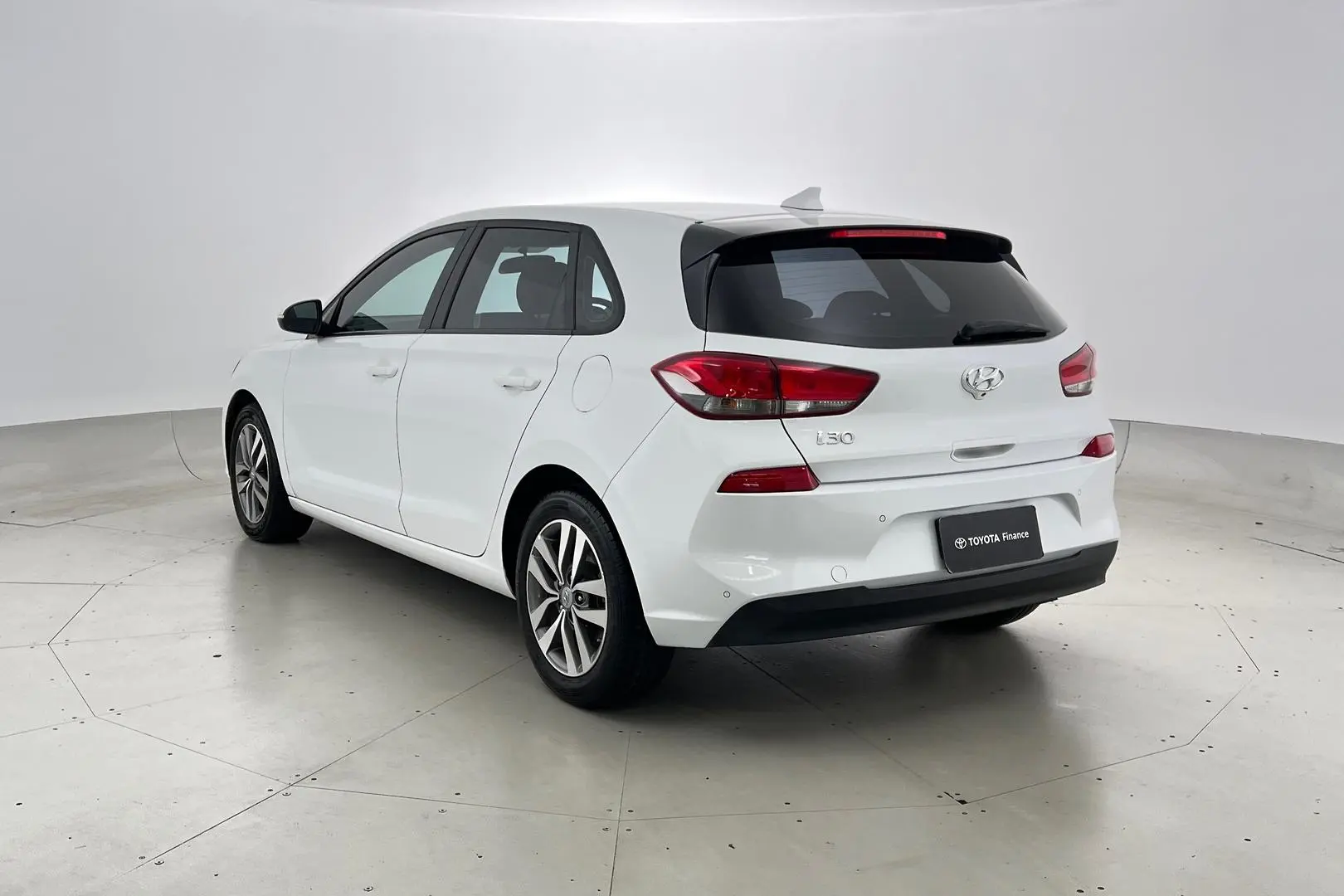 2020 Hyundai i30 Gallery Image 8
