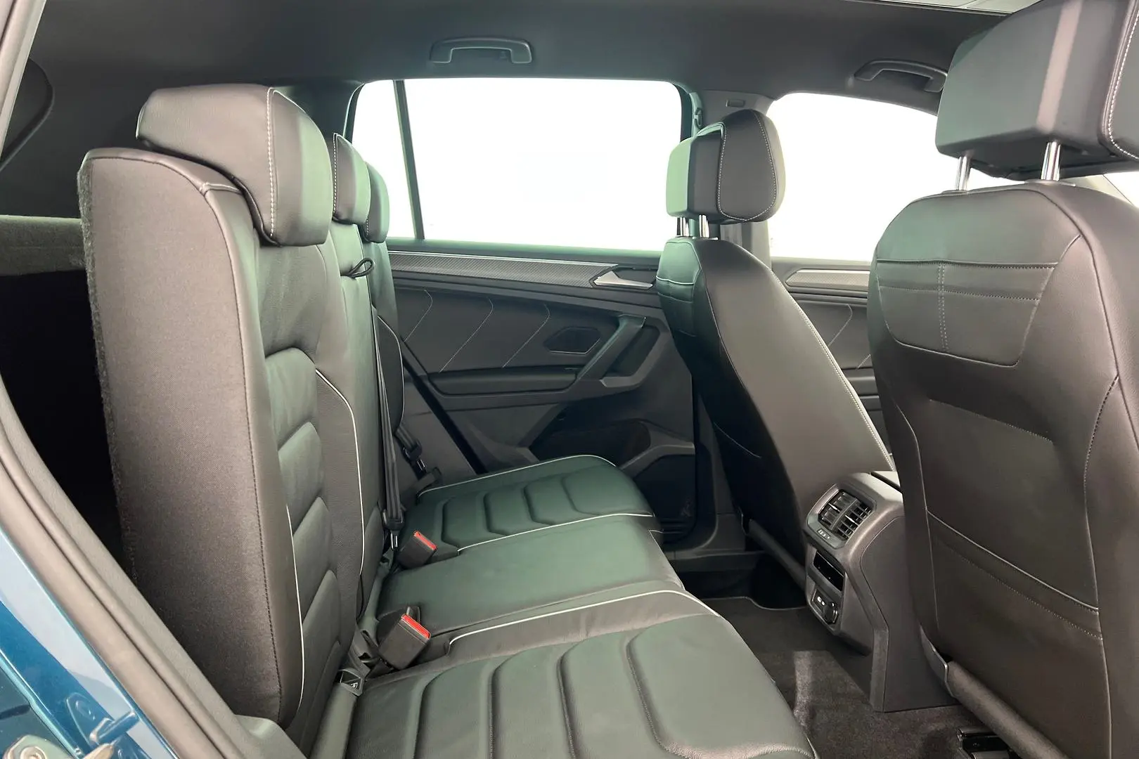 2023 Volkswagen Tiguan Gallery Image 10
