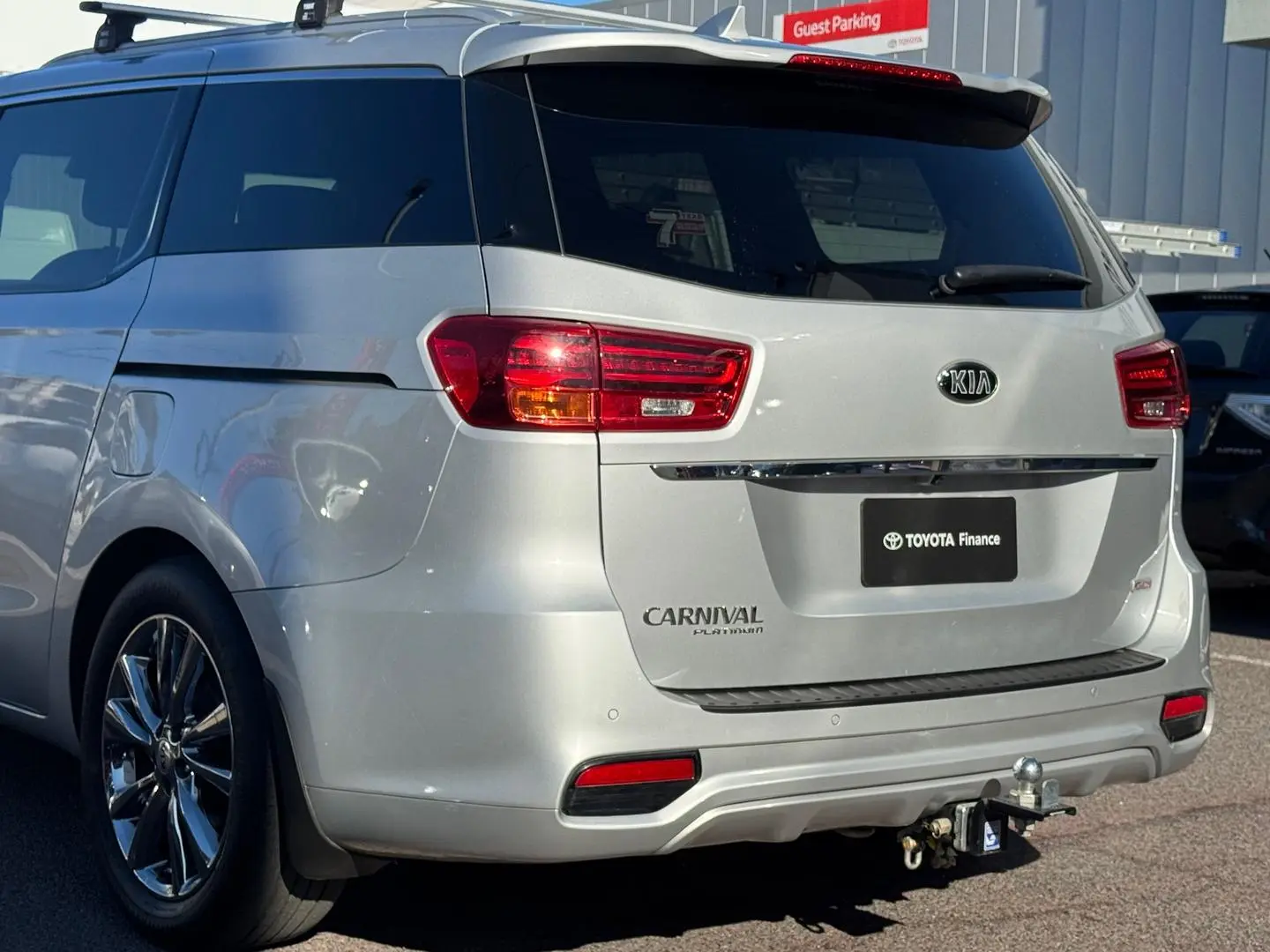 2018 Kia Carnival Gallery Image 8