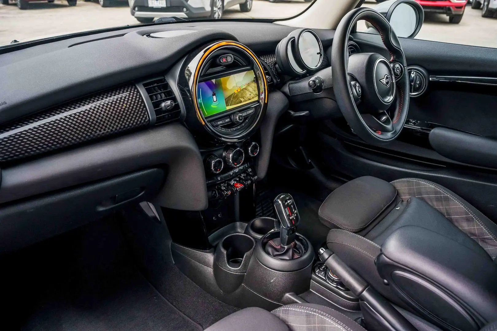 2019 MINI Hatch Gallery Image 8