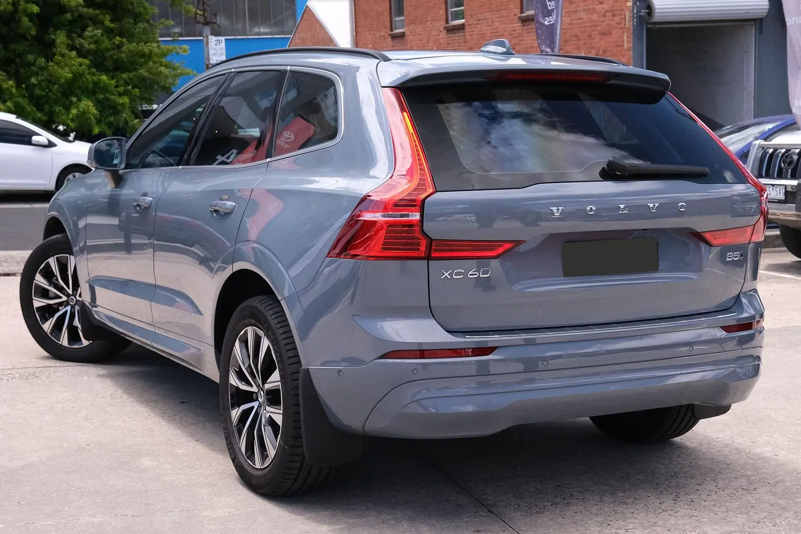 2023 Volvo Xc60 Gallery Image 2