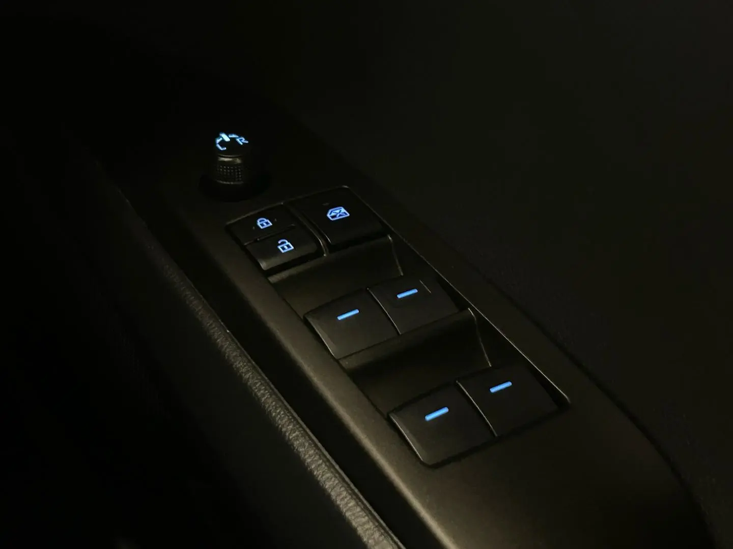 2021 Toyota Camry Gallery Image 10