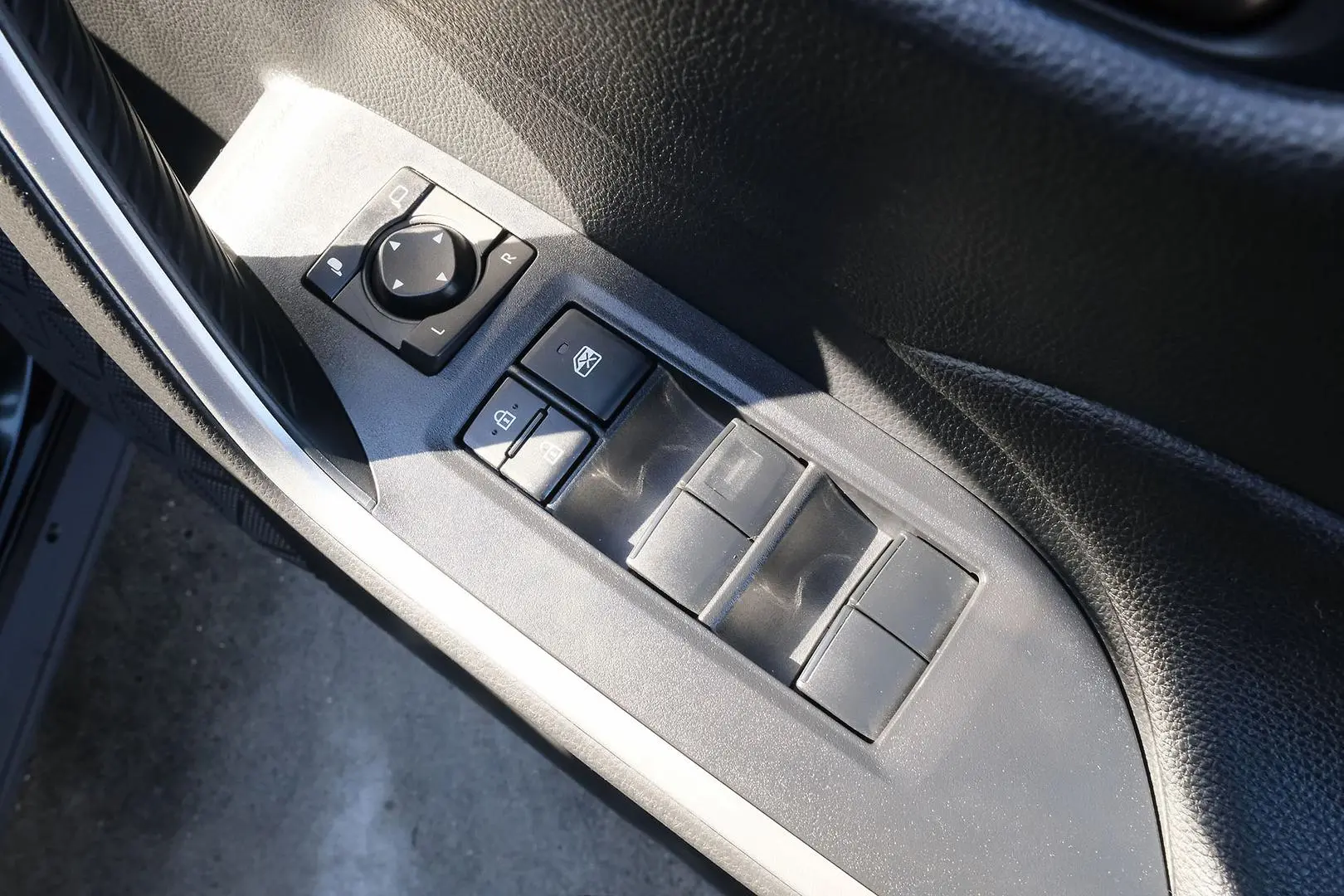 2023 Toyota RAV4 Gallery Image 12