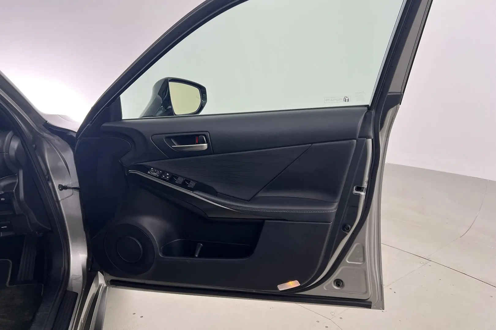 2020 Lexus IS Gallery Image 11