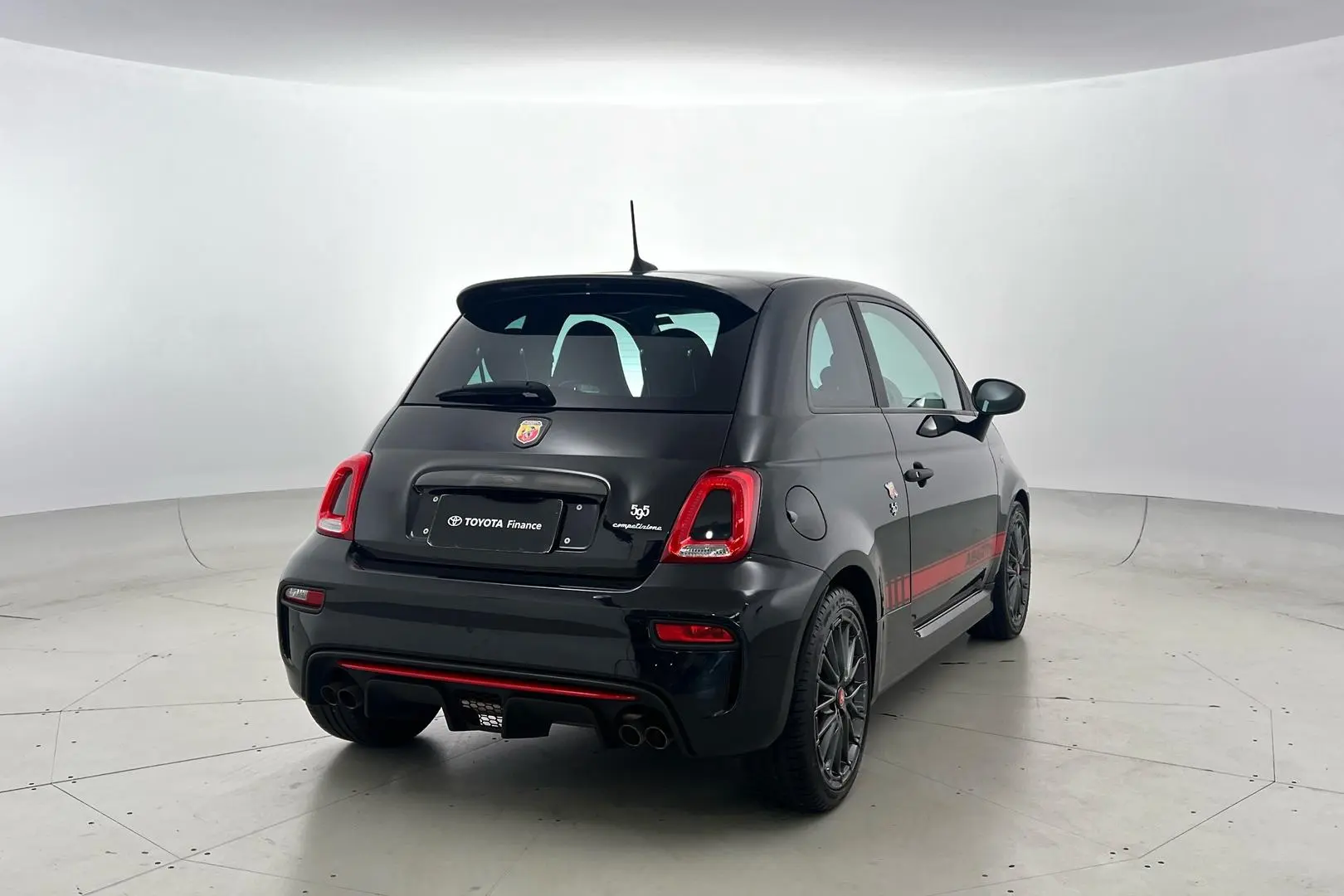 2021 Abarth 595 Gallery Image 4
