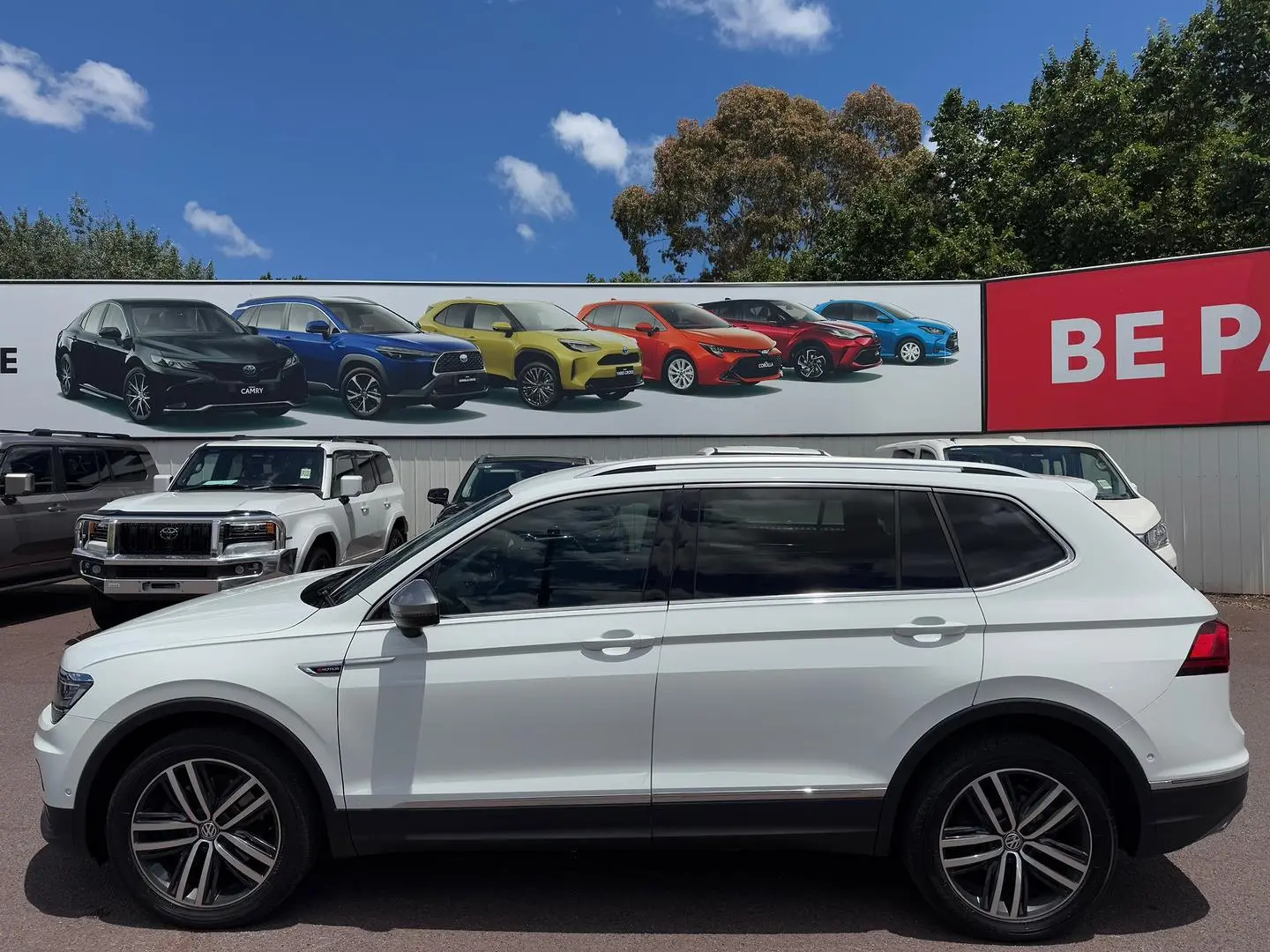 2018 Volkswagen Tiguan Gallery Image 9