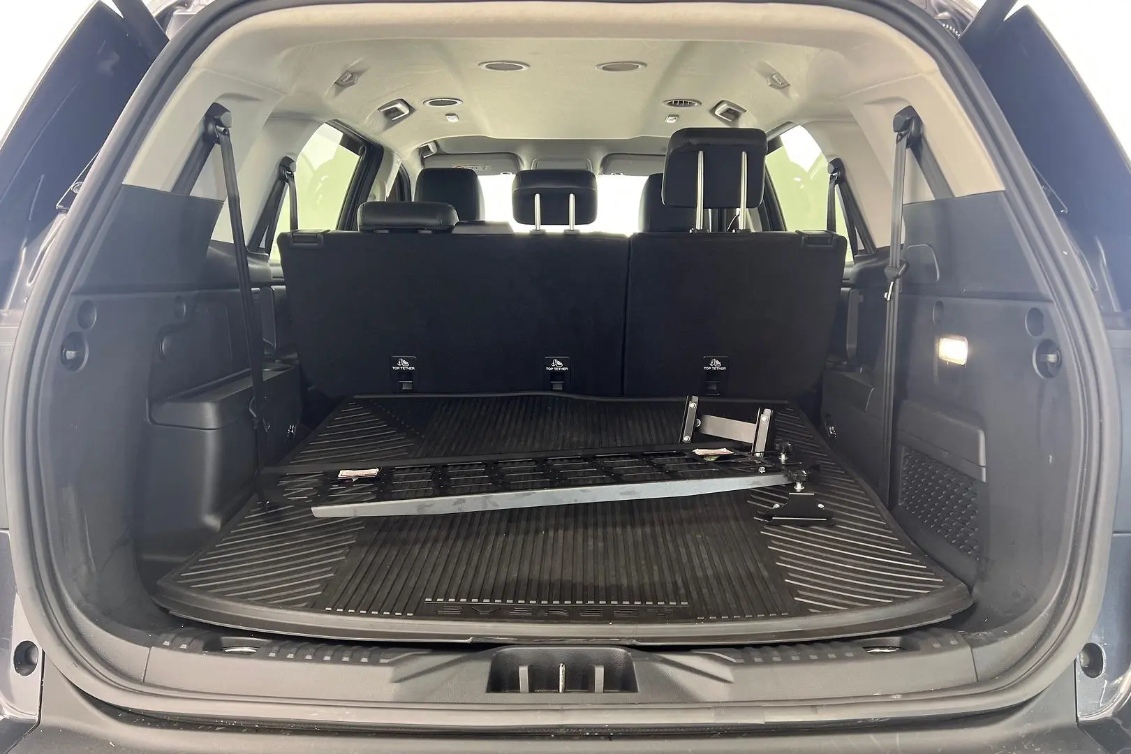 2023 Ford Everest Gallery Image 9