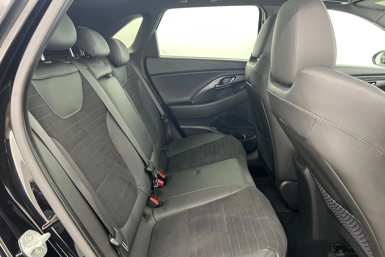 2020 Hyundai i30 Gallery Image 16