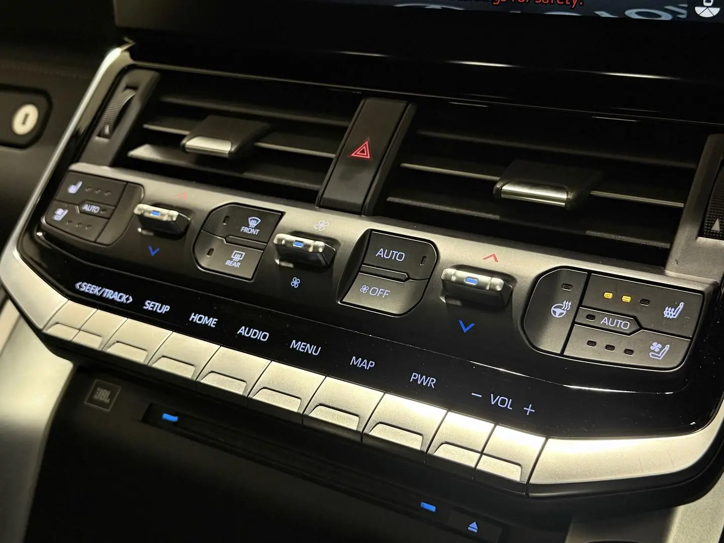 2024 Toyota Landcruiser Gallery Image 19