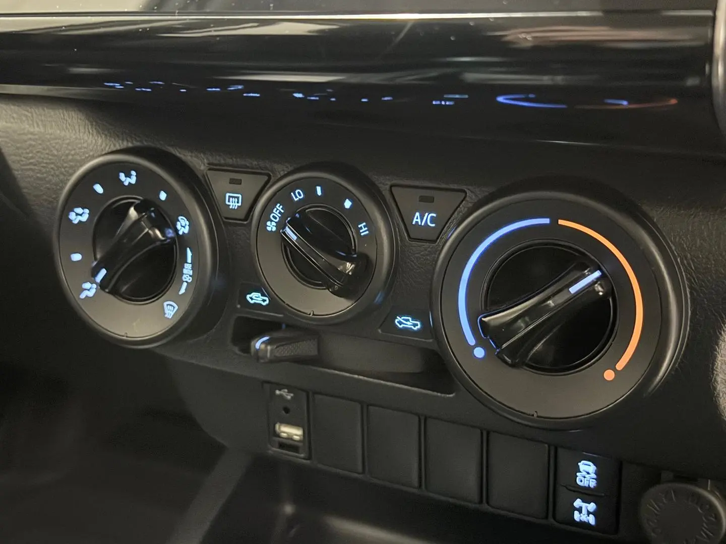 2020 Toyota Hilux Gallery Image 20