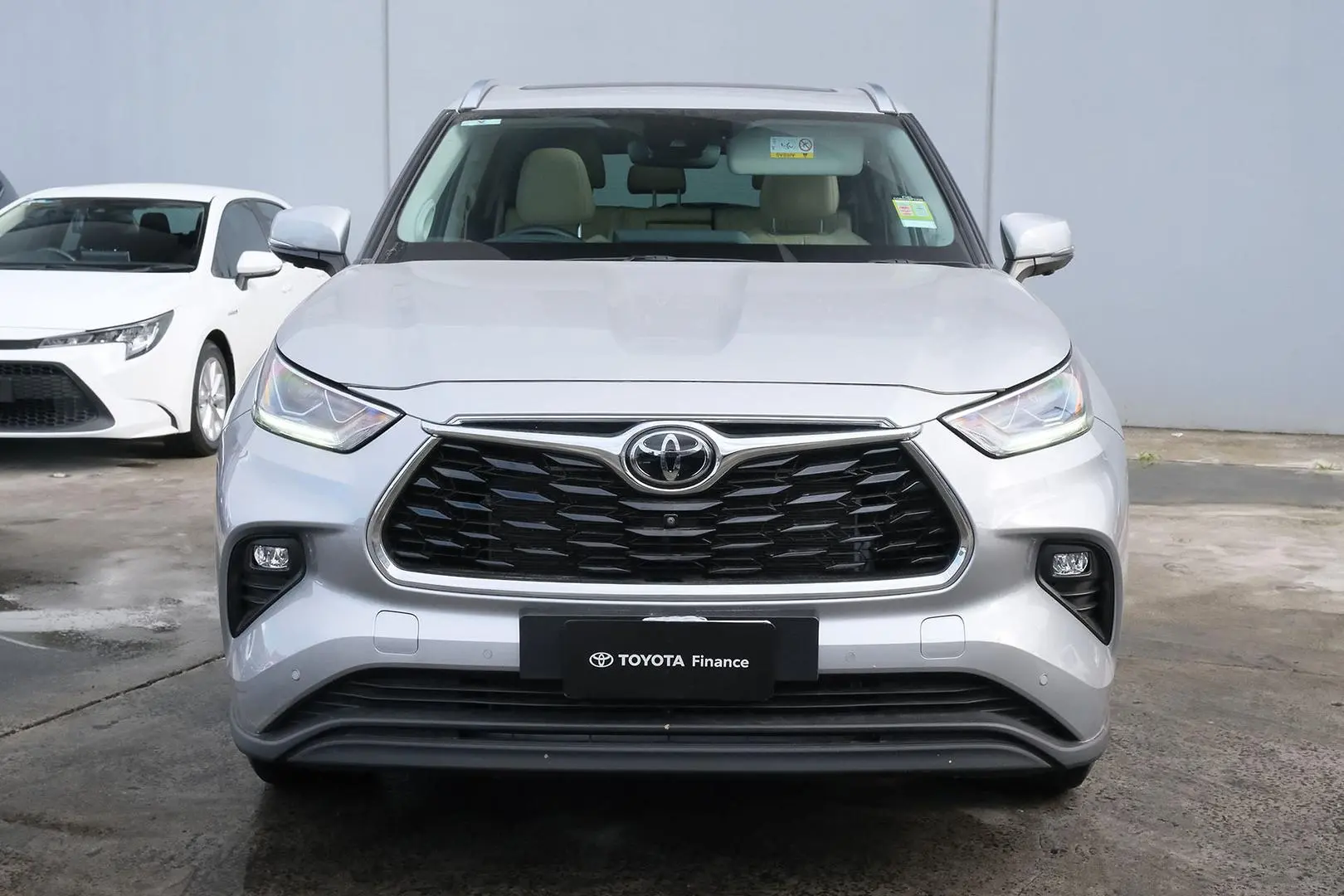 2023 Toyota Kluger Gallery Image 3