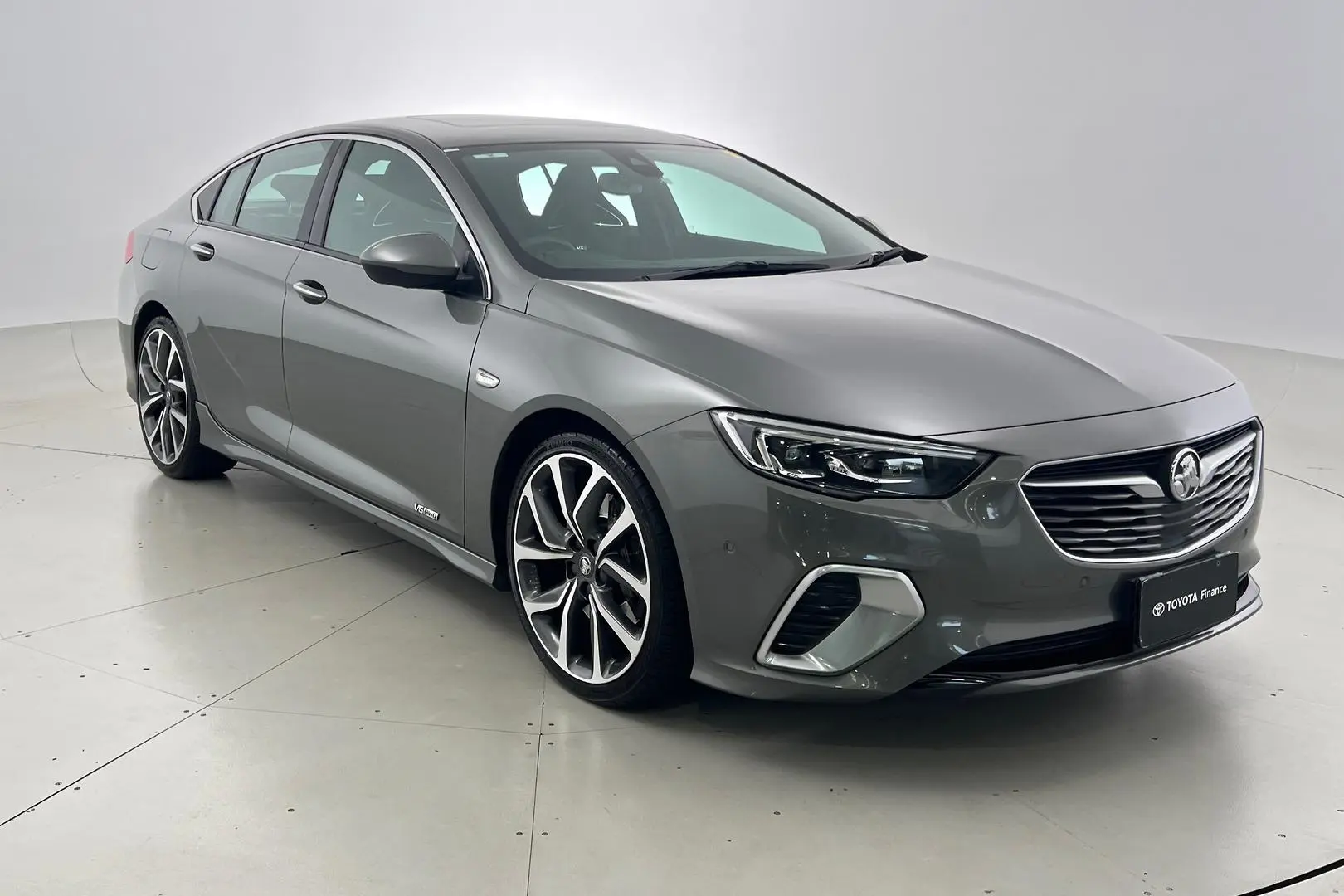 2018 Holden Commodore Gallery Image 1