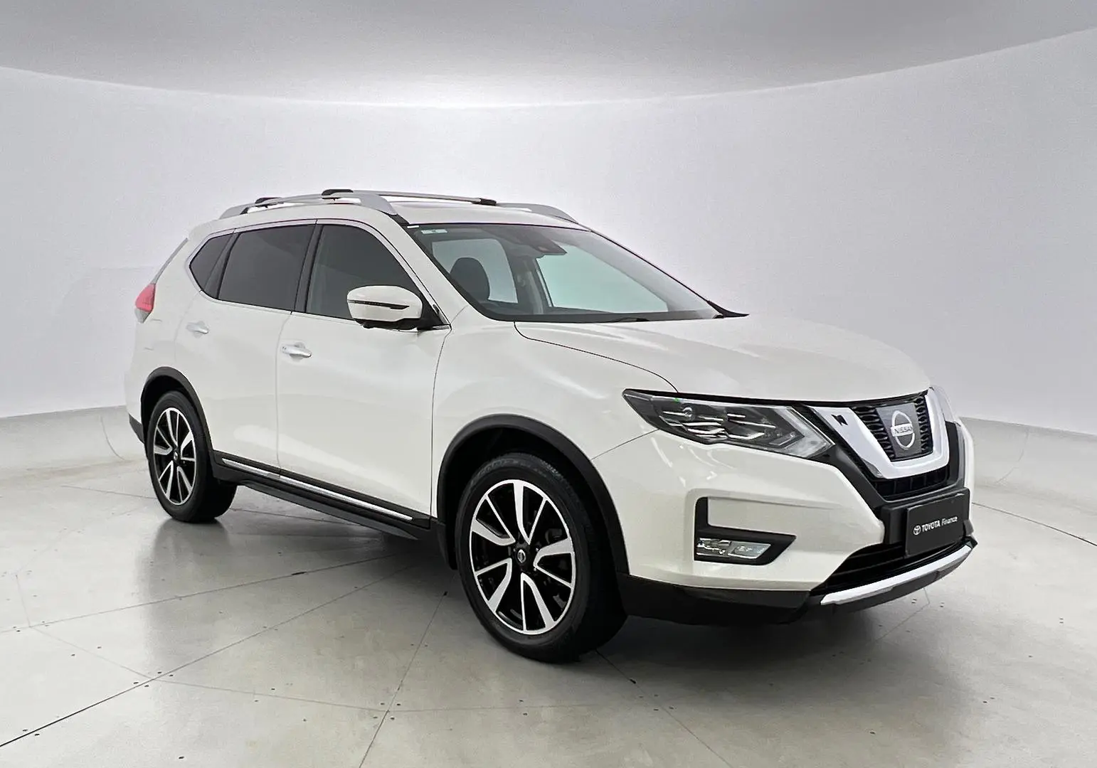 2019 Nissan X-TRAIL Image 1