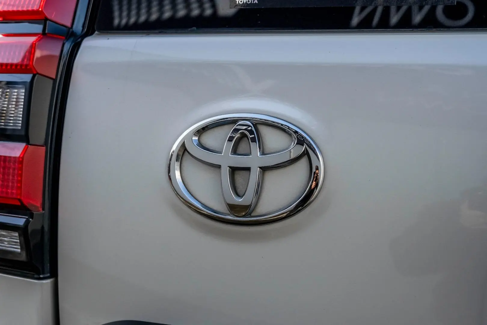 2022 Toyota Landcruiser Prado Gallery Image 25