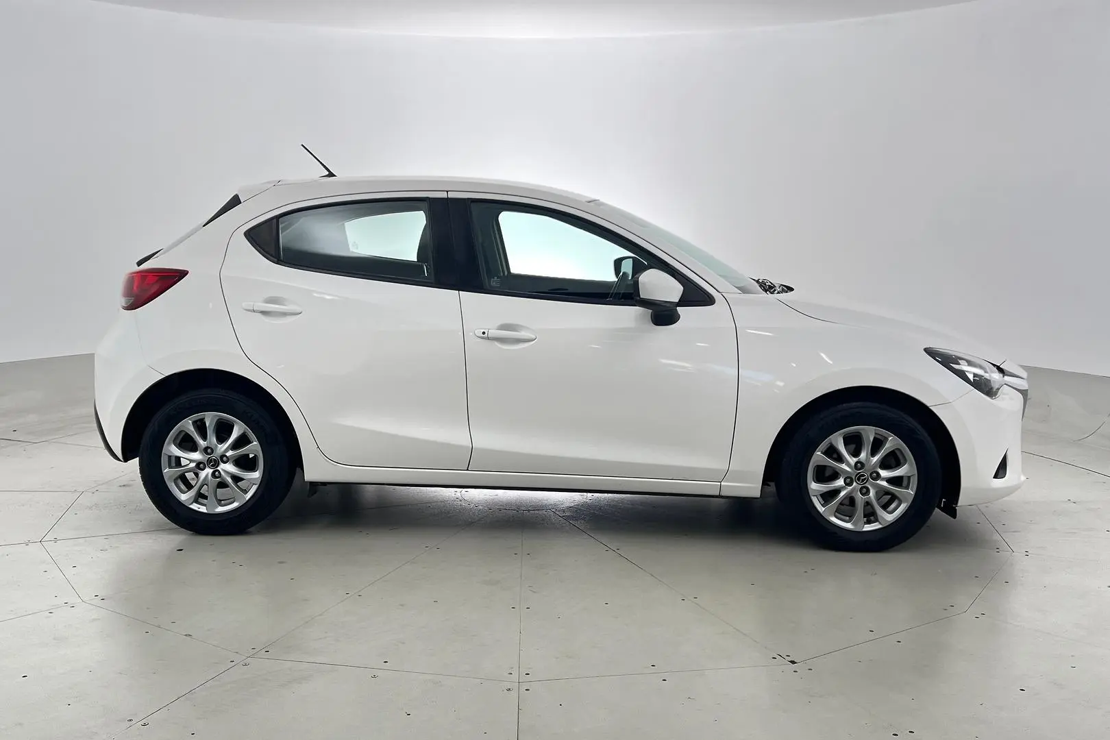2019 Mazda 2 Gallery Image 3