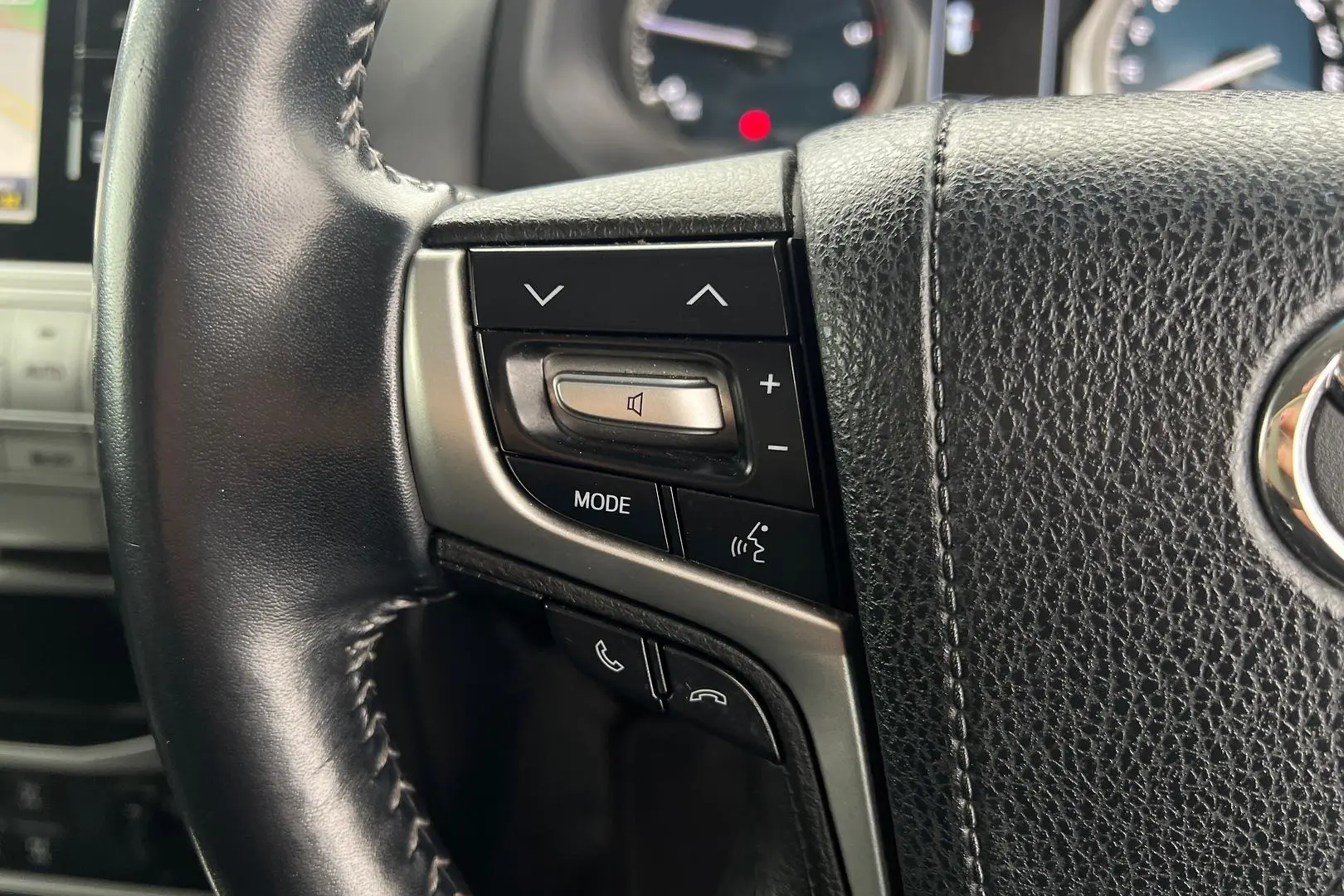 2018 Toyota Landcruiser Prado Gallery Image 16