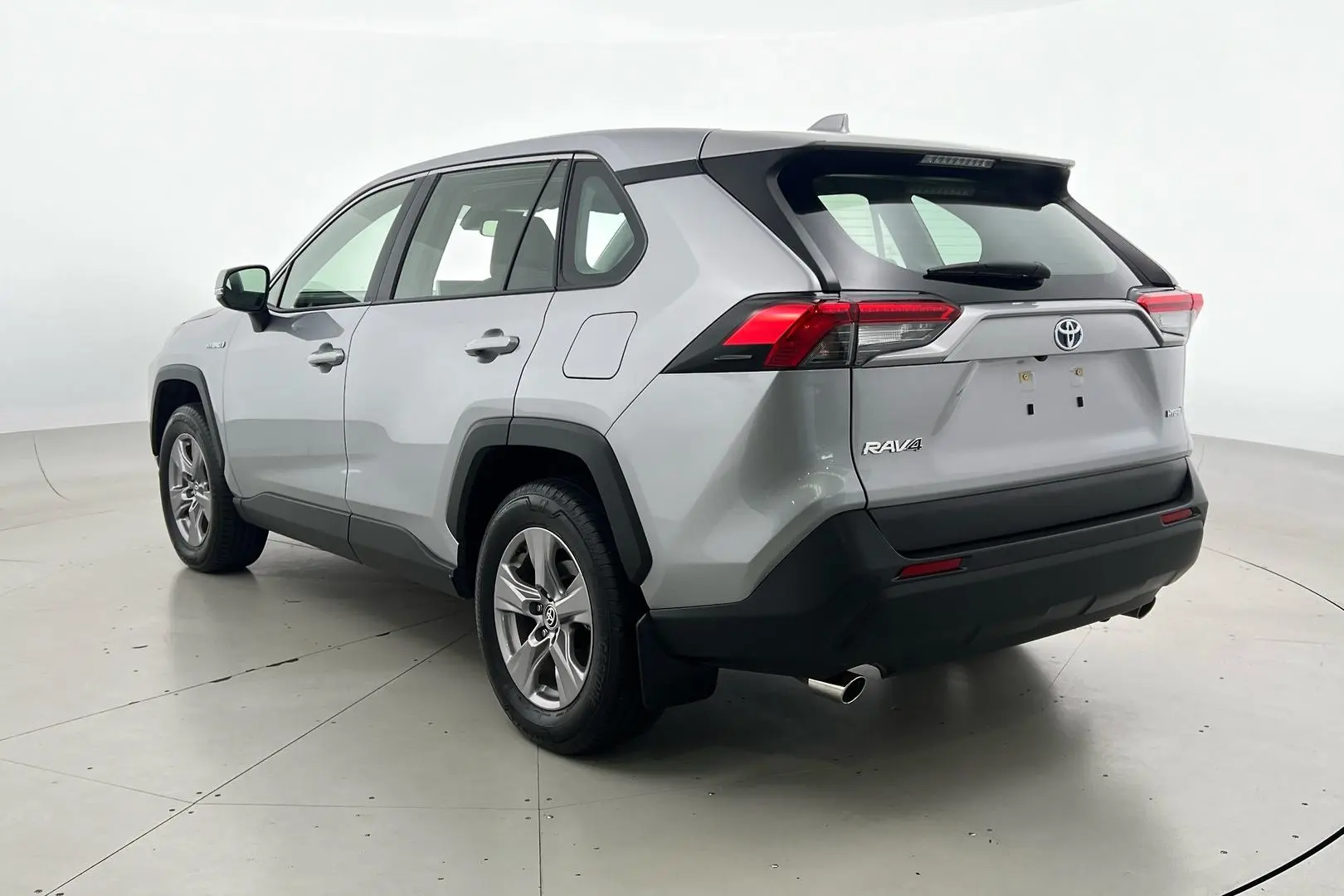 2024 Toyota RAV4 Gallery Image 8