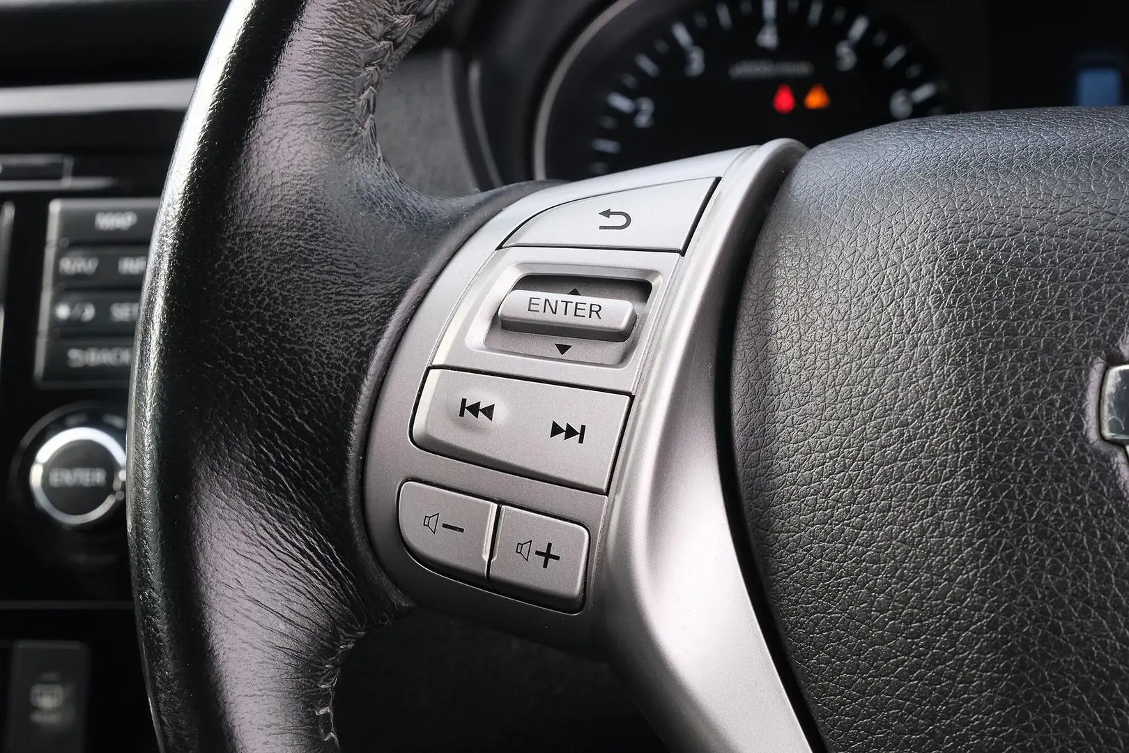2015 Nissan X-TRAIL Gallery Image 15