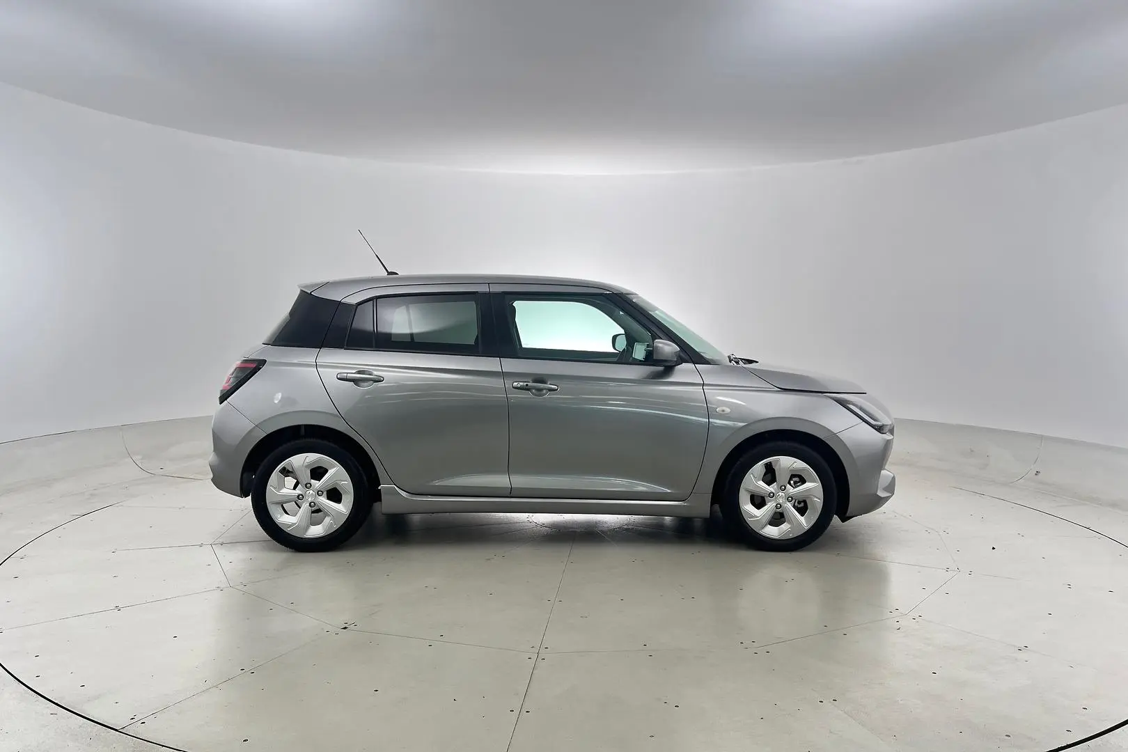 2024 Suzuki Swift Gallery Image 3