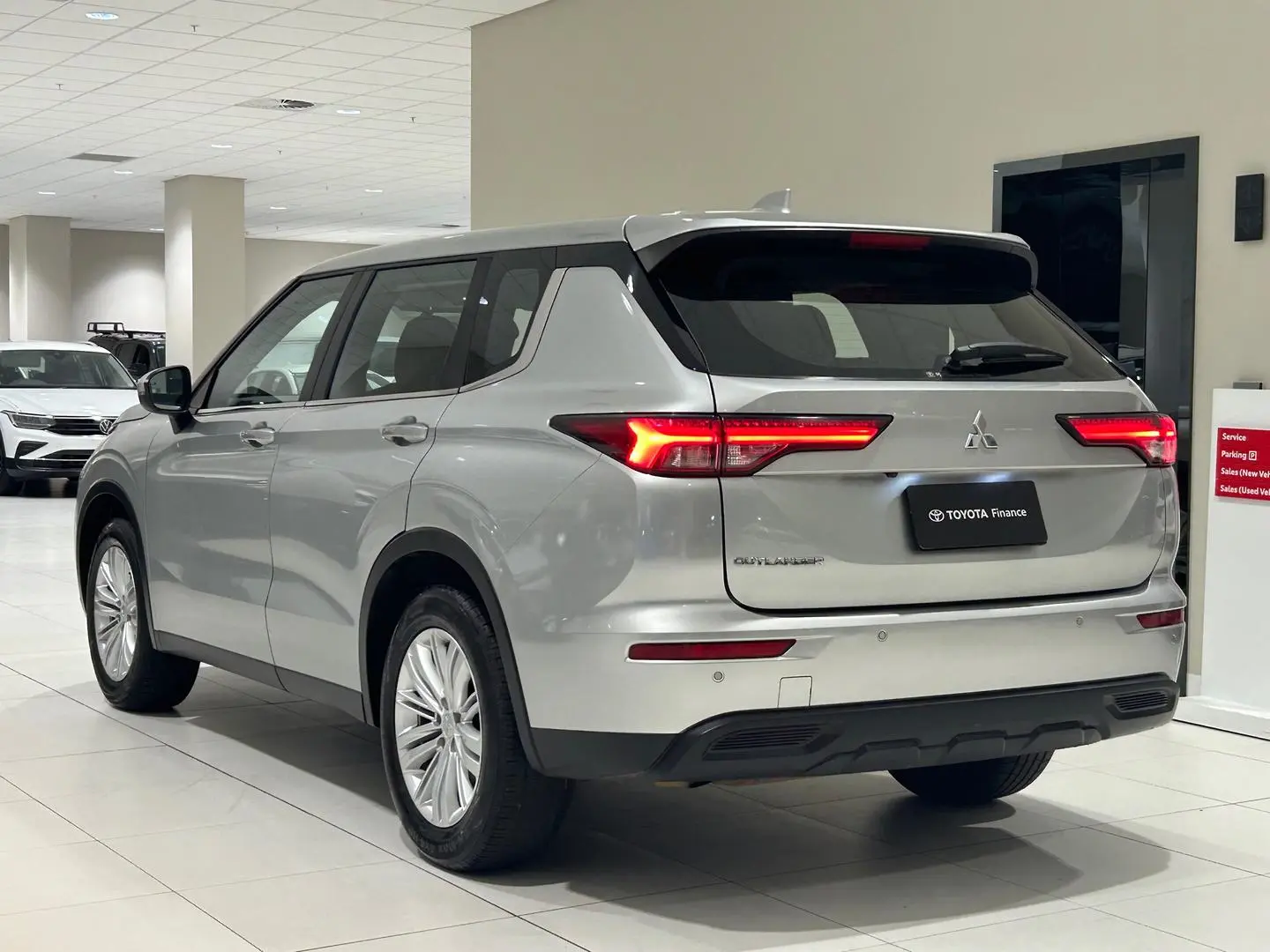 2022 Mitsubishi Outlander Gallery Image 7