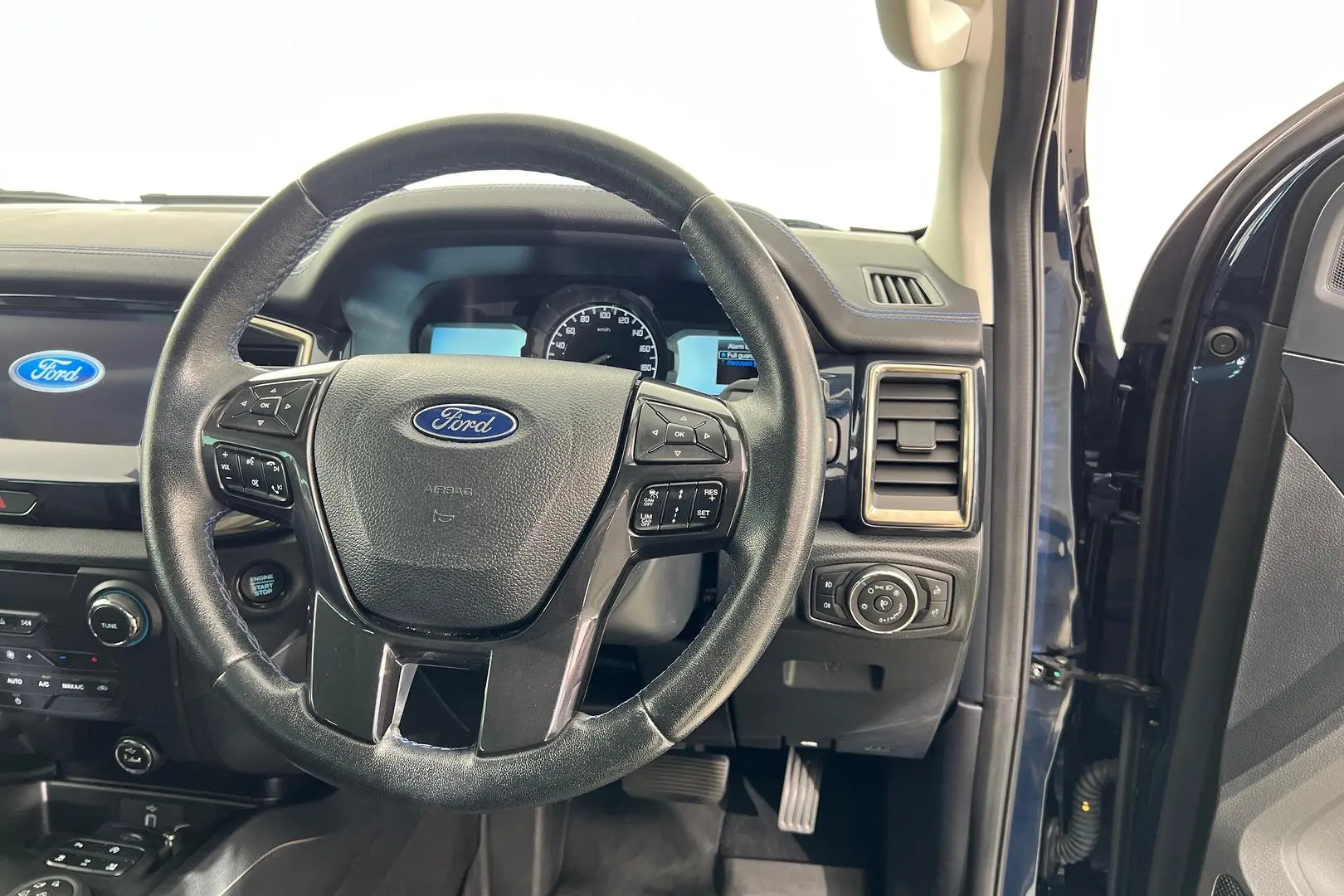 2020 Ford Everest Gallery Image 12