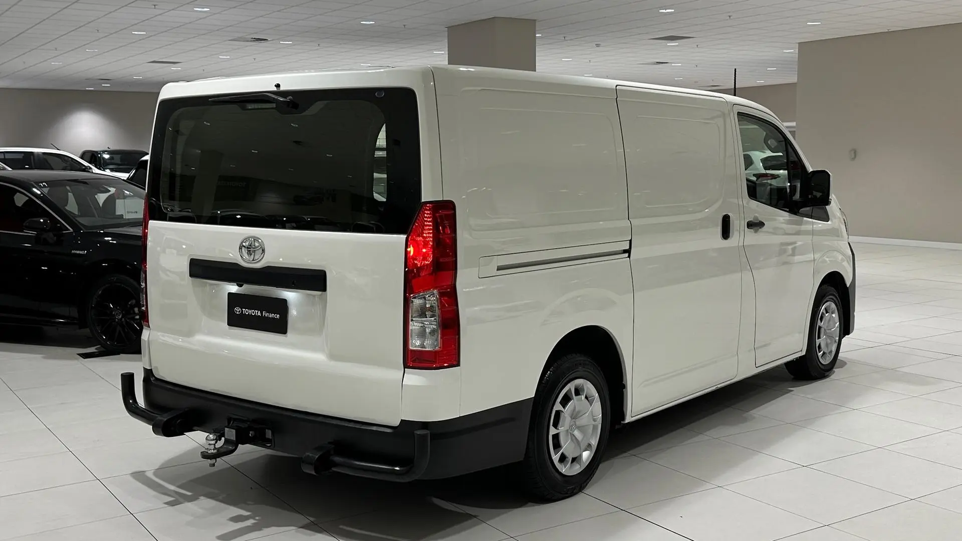2021 Toyota Hiace Gallery Image 9