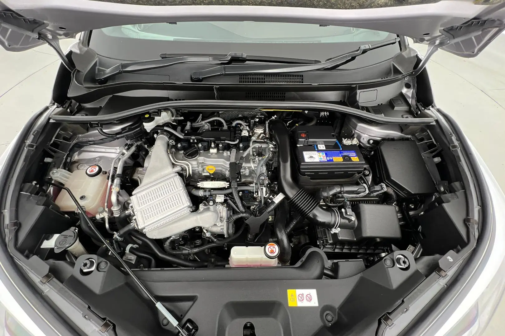 2018 Toyota C-HR Gallery Image 22