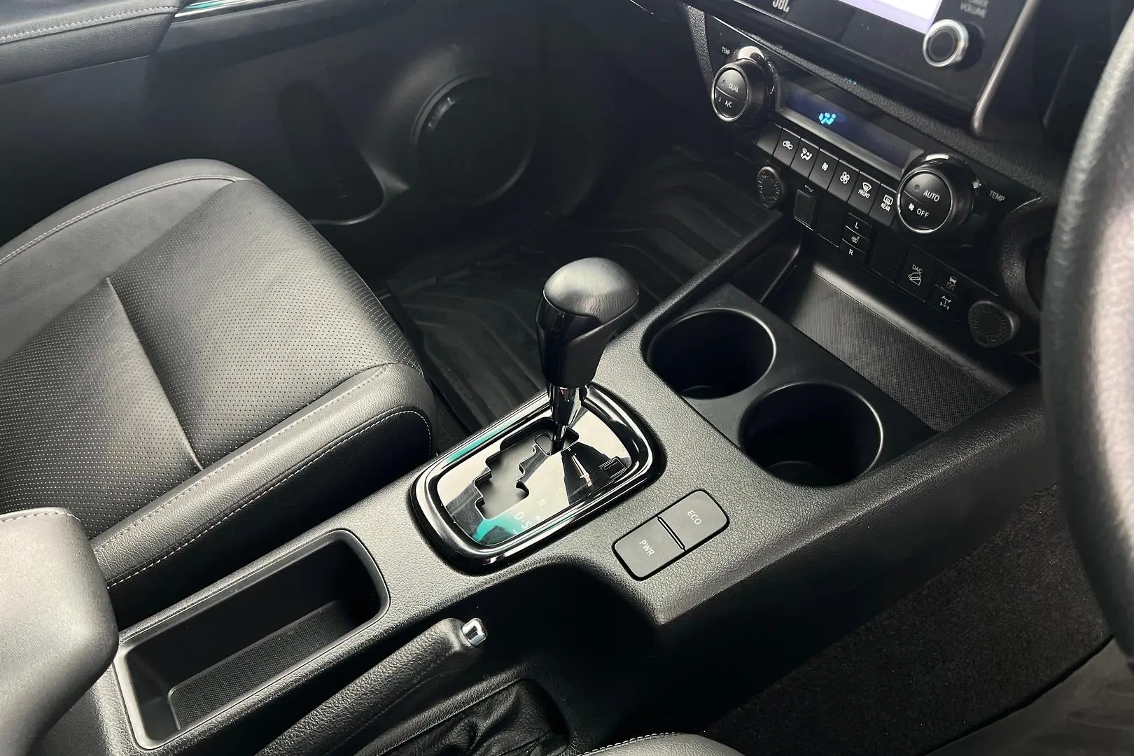 2021 Toyota Hilux Gallery Image 14
