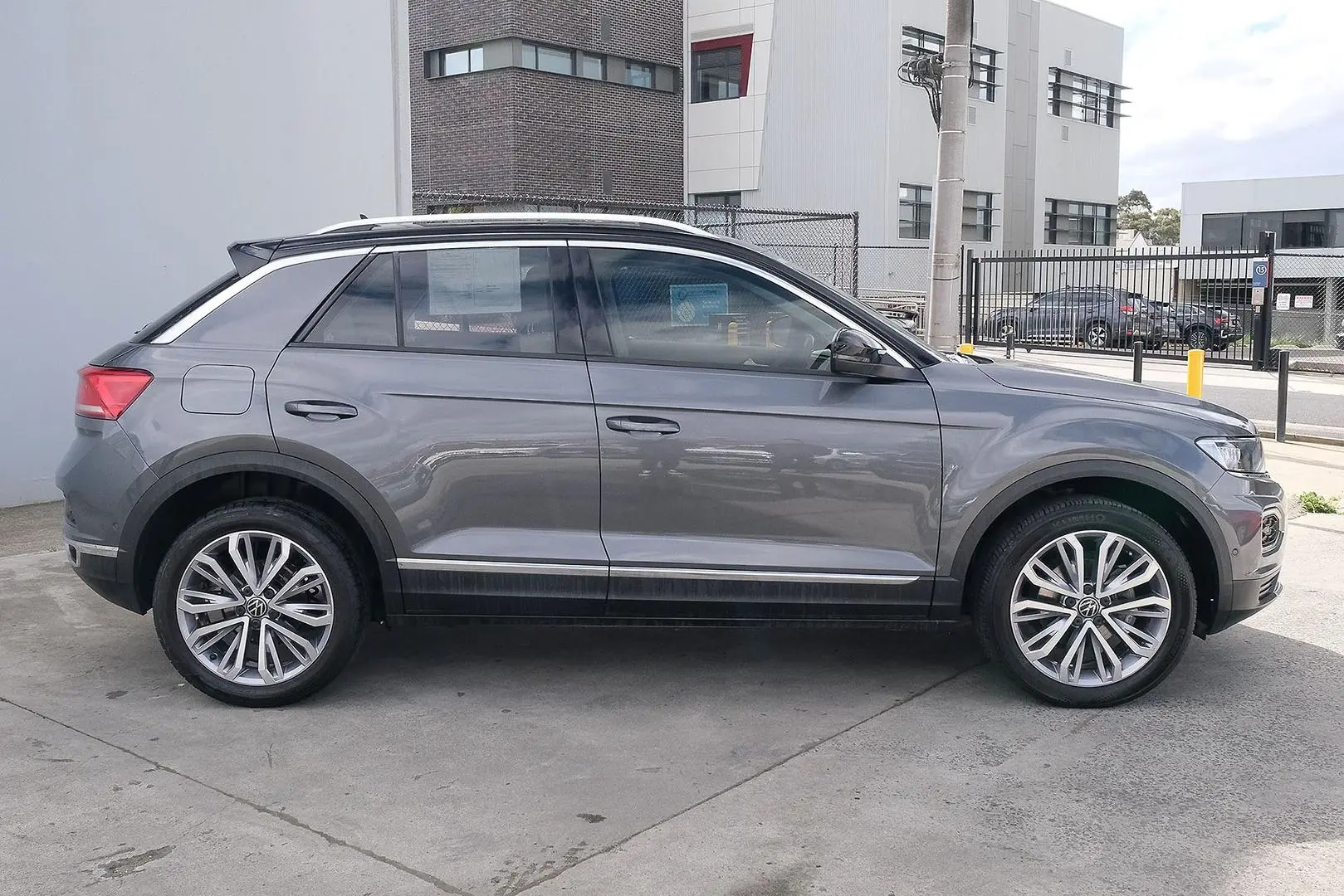 2021 Volkswagen T-Roc Gallery Image 5