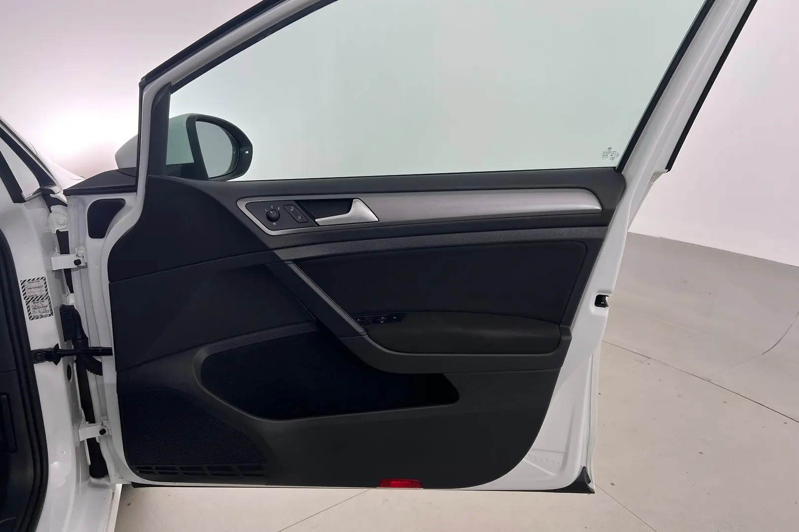 2013 Volkswagen Golf Gallery Image 13