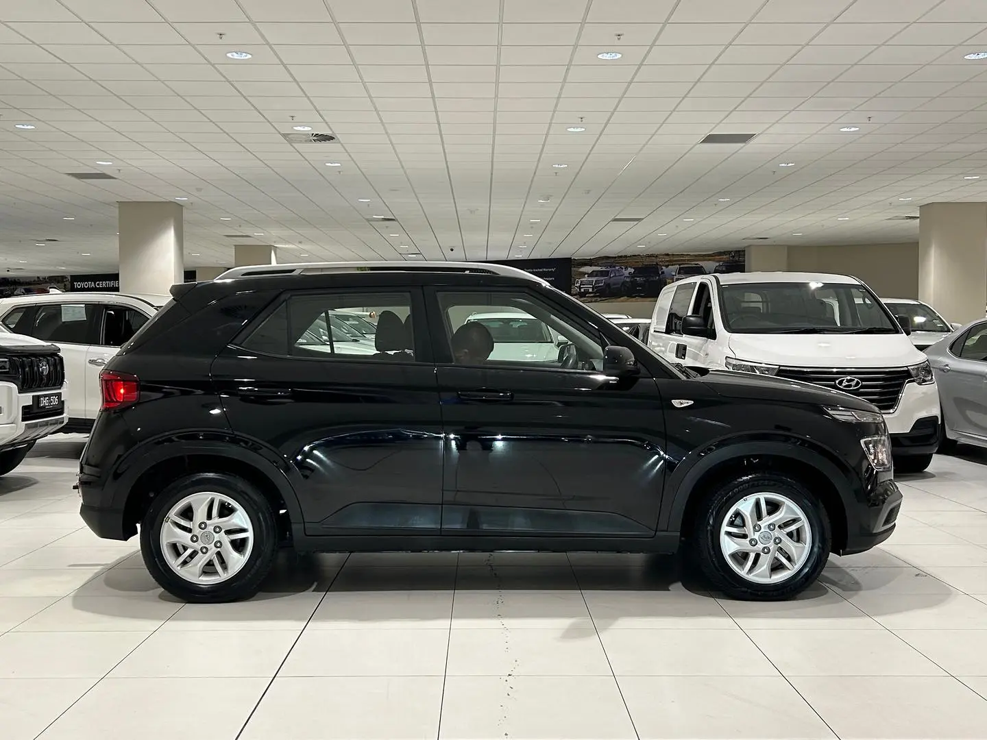 2021 Hyundai Venue Gallery Image 2