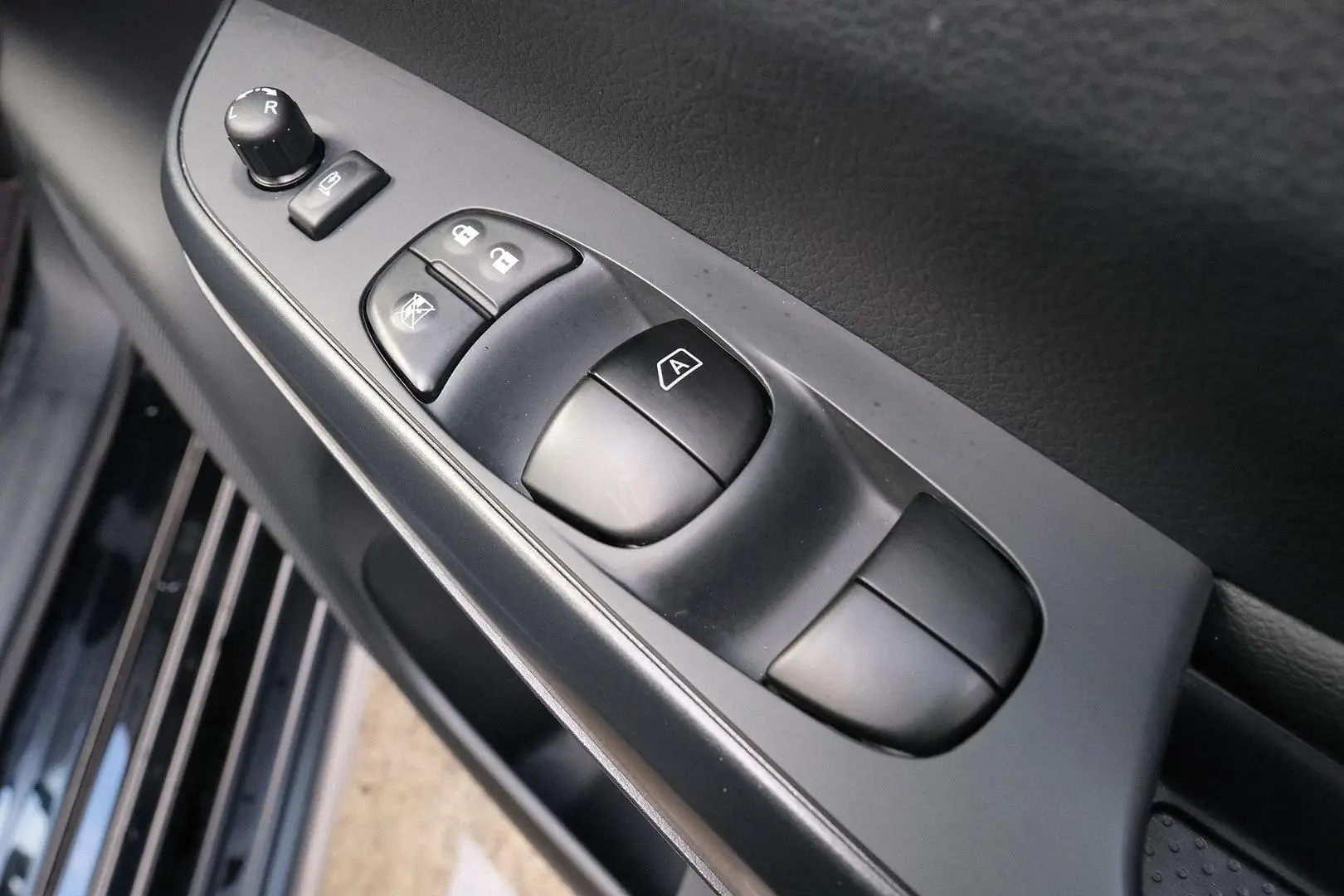 2024 Nissan Navara Gallery Image 13