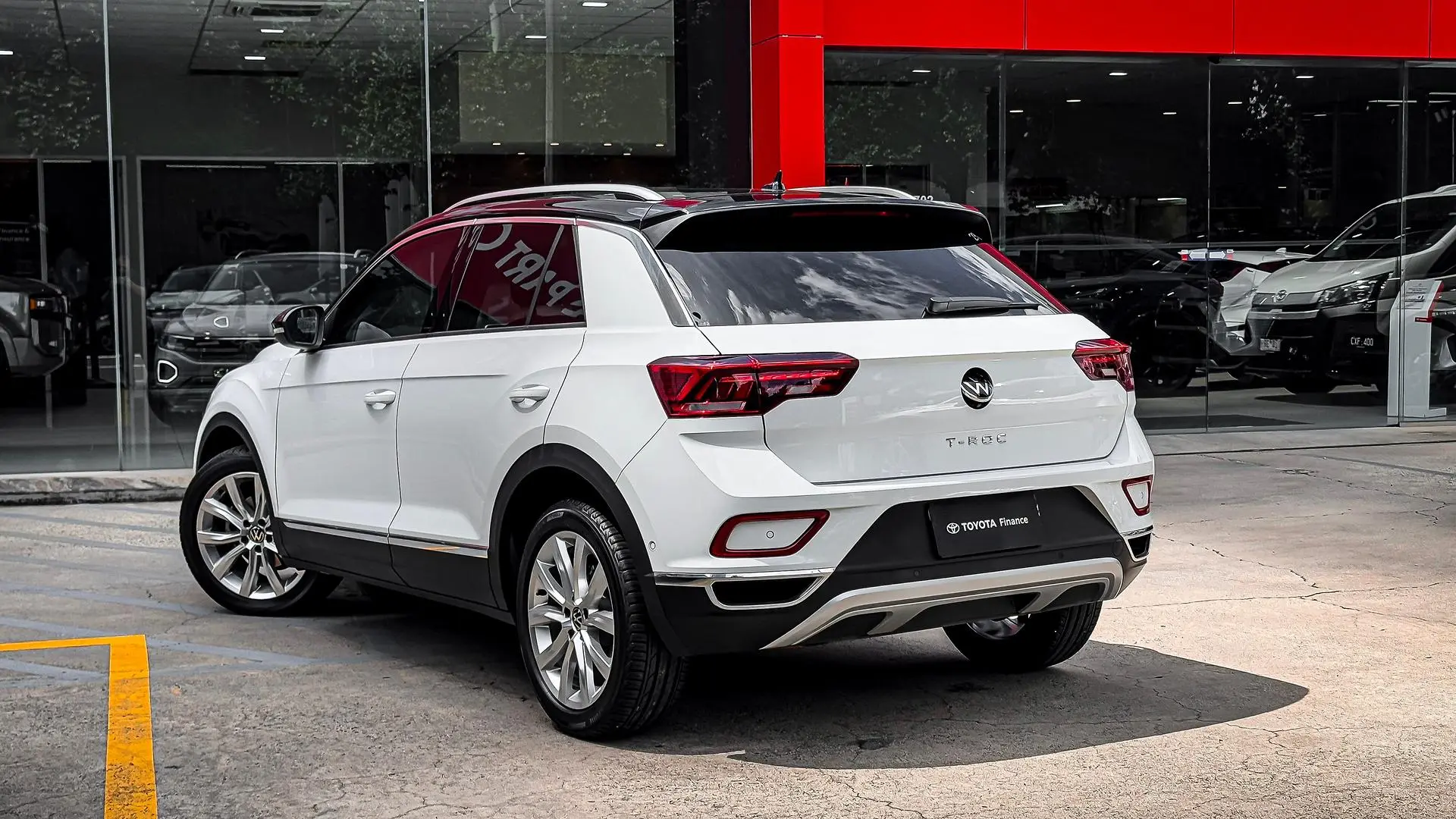 2022 Volkswagen T-Roc Gallery Image 2