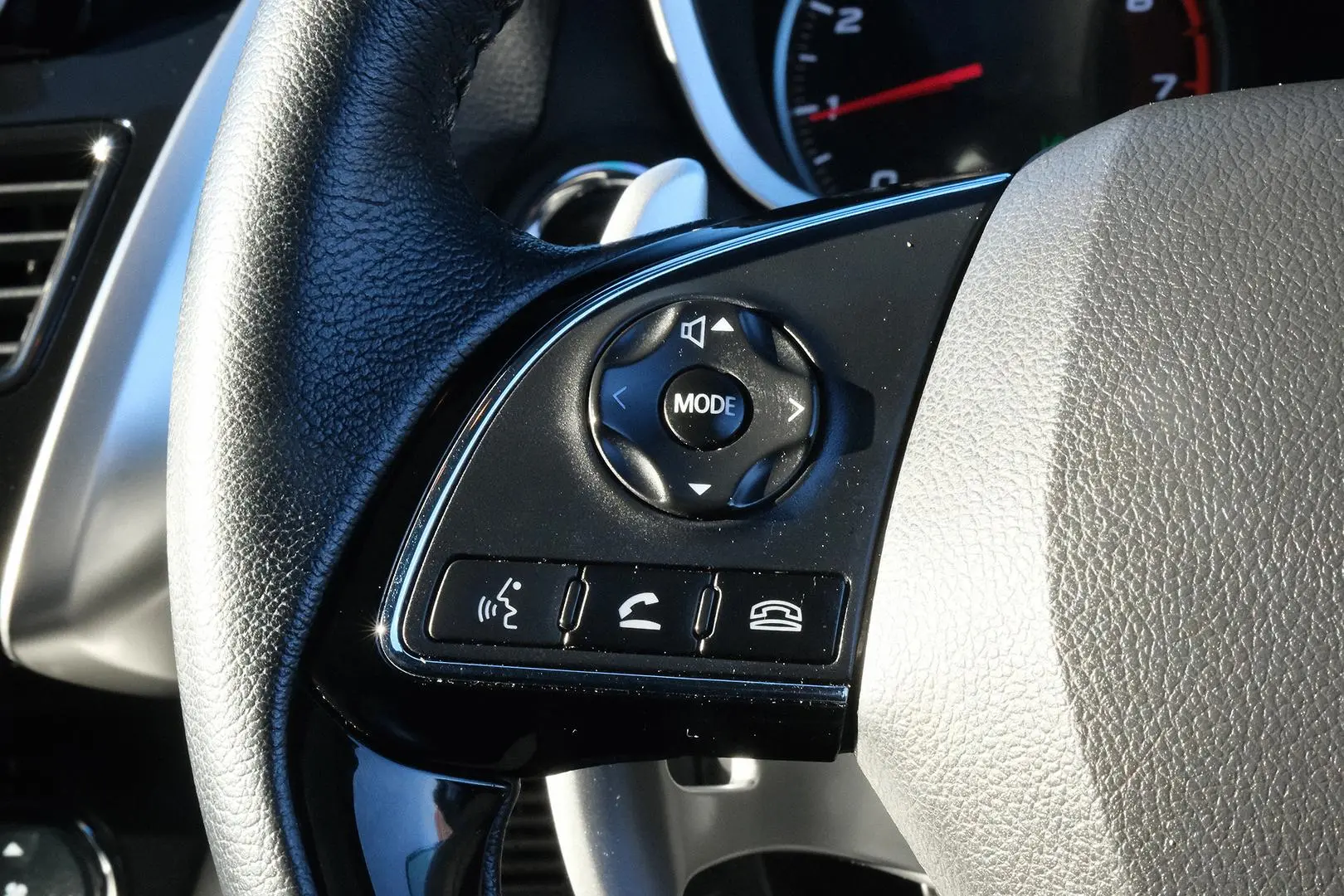 2021 Mitsubishi Eclipse Cross Gallery Image 15