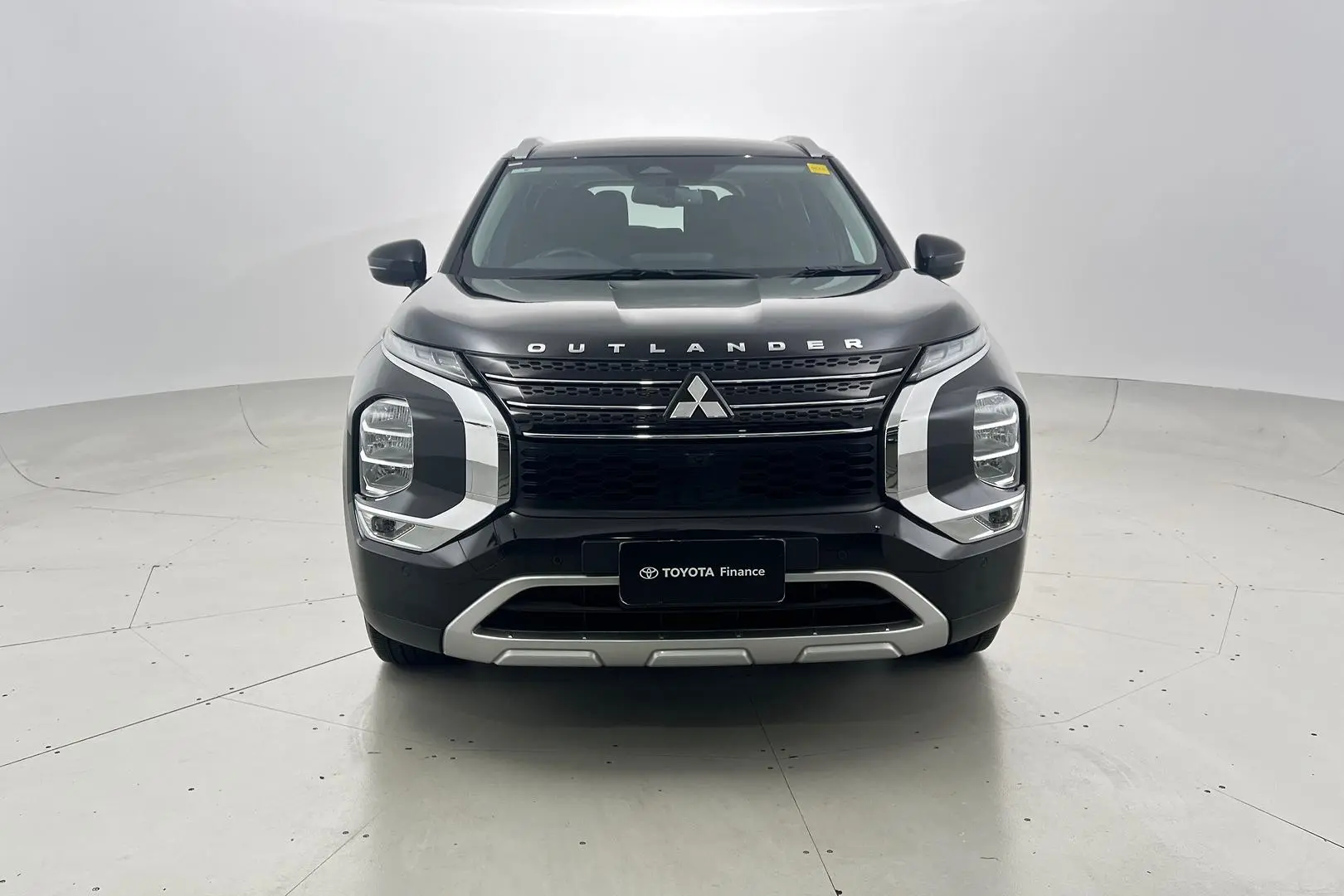 2022 Mitsubishi Outlander Gallery Image 10