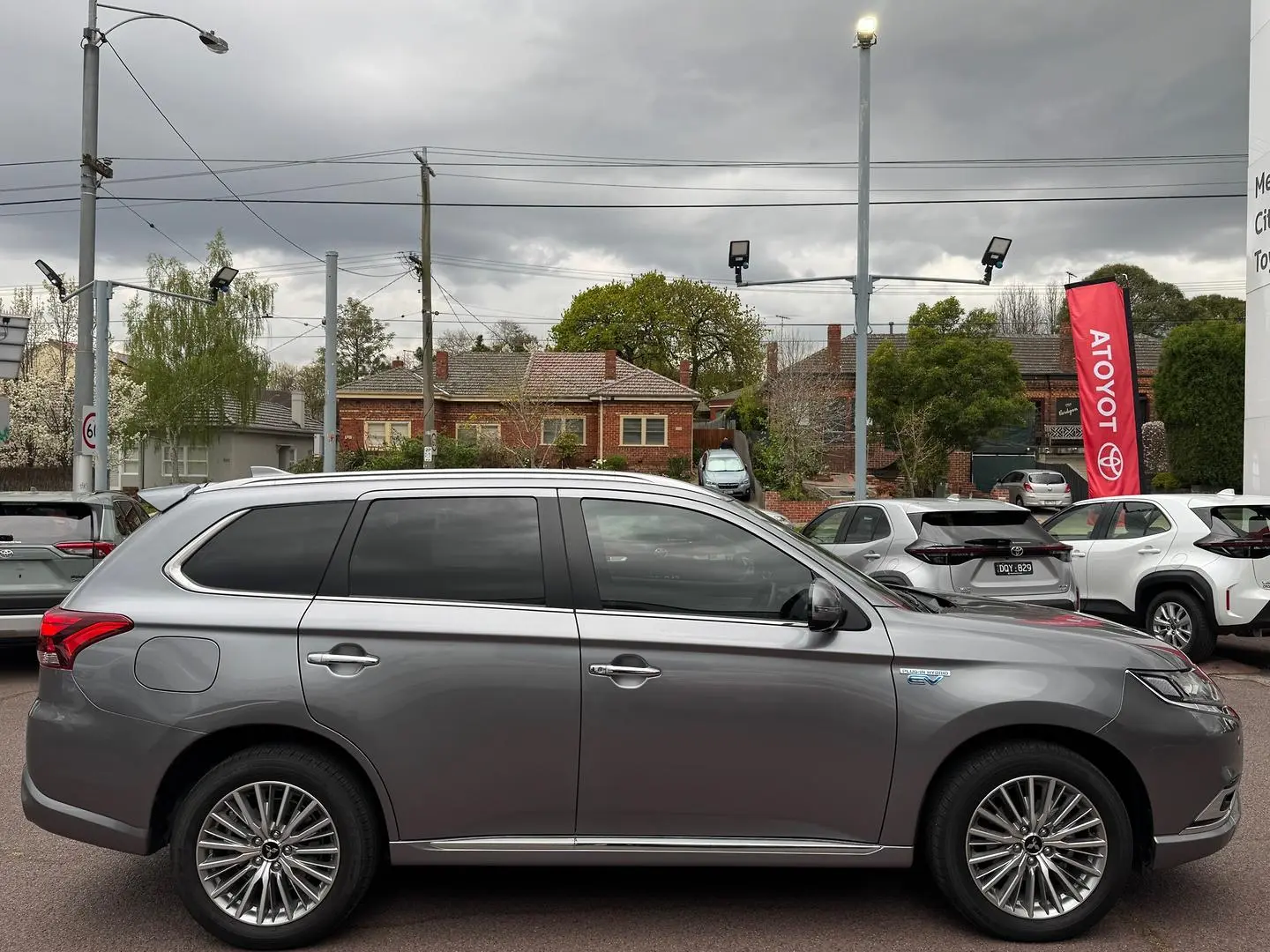2020 Mitsubishi Outlander Gallery Image 4