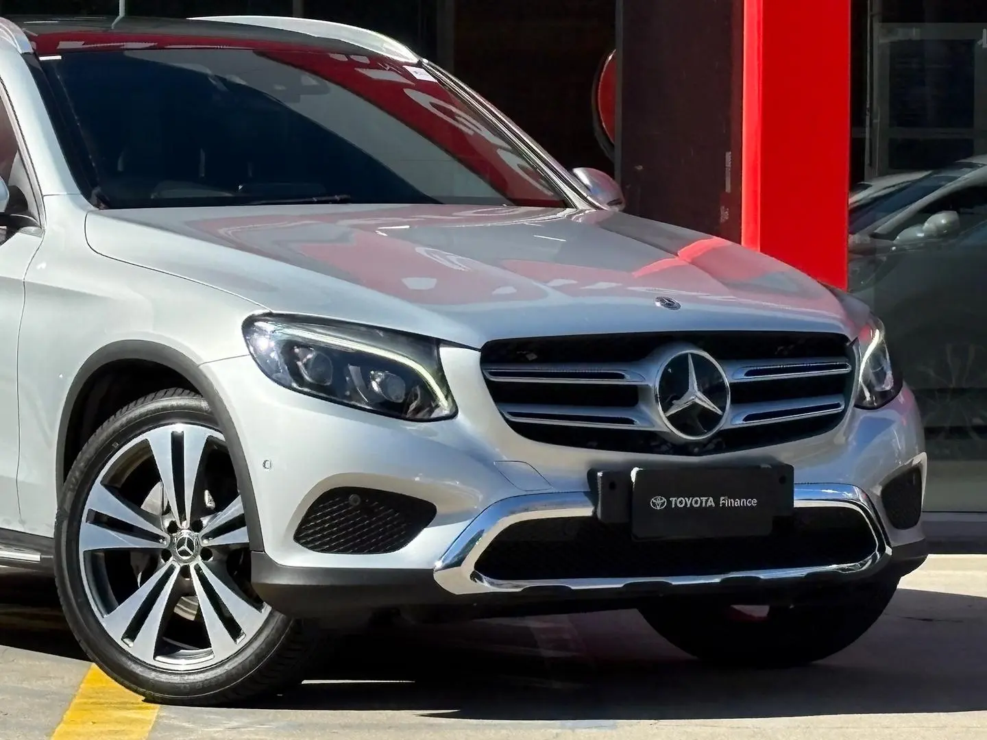 2019 Mercedes-Benz GLC-Class Gallery Image 4