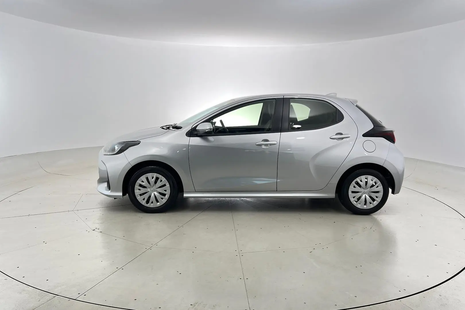 2023 Toyota Yaris Gallery Image 8