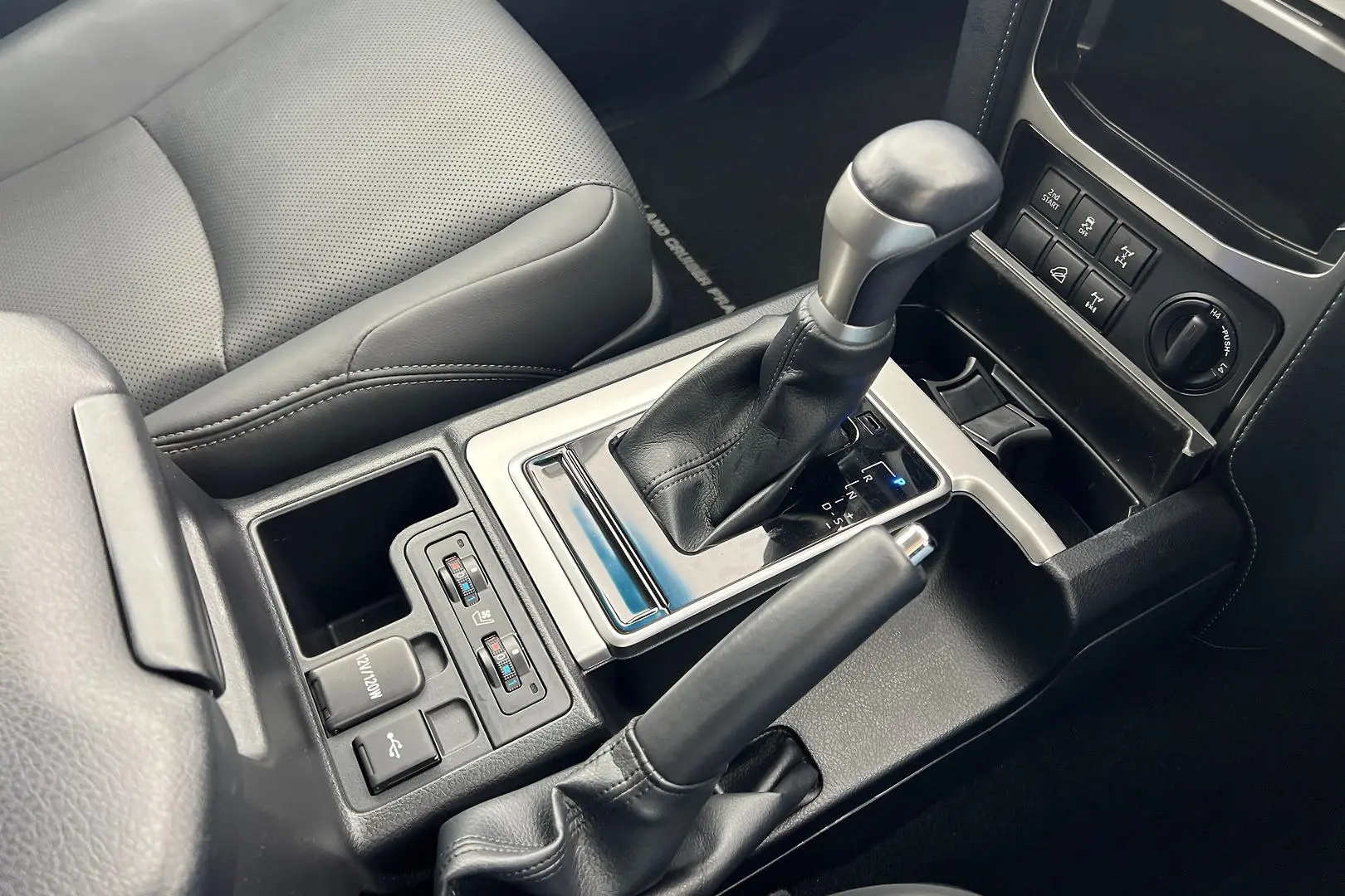 2022 Toyota Landcruiser Prado Gallery Image 23