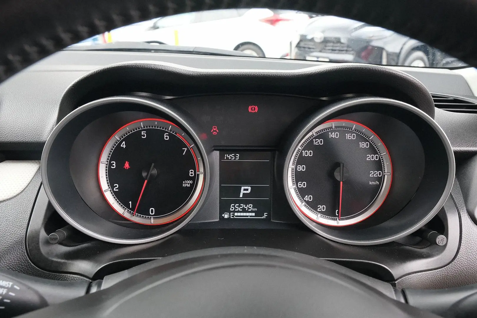 2017 Suzuki Swift Gallery Image 13