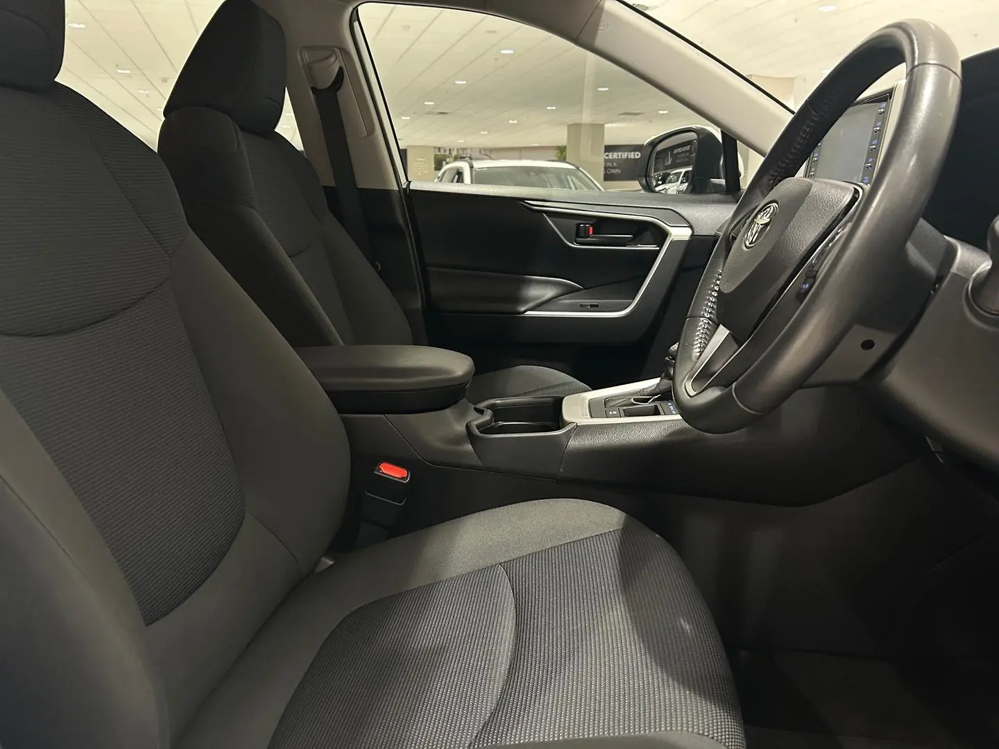 2021 Toyota RAV4 Gallery Image 12