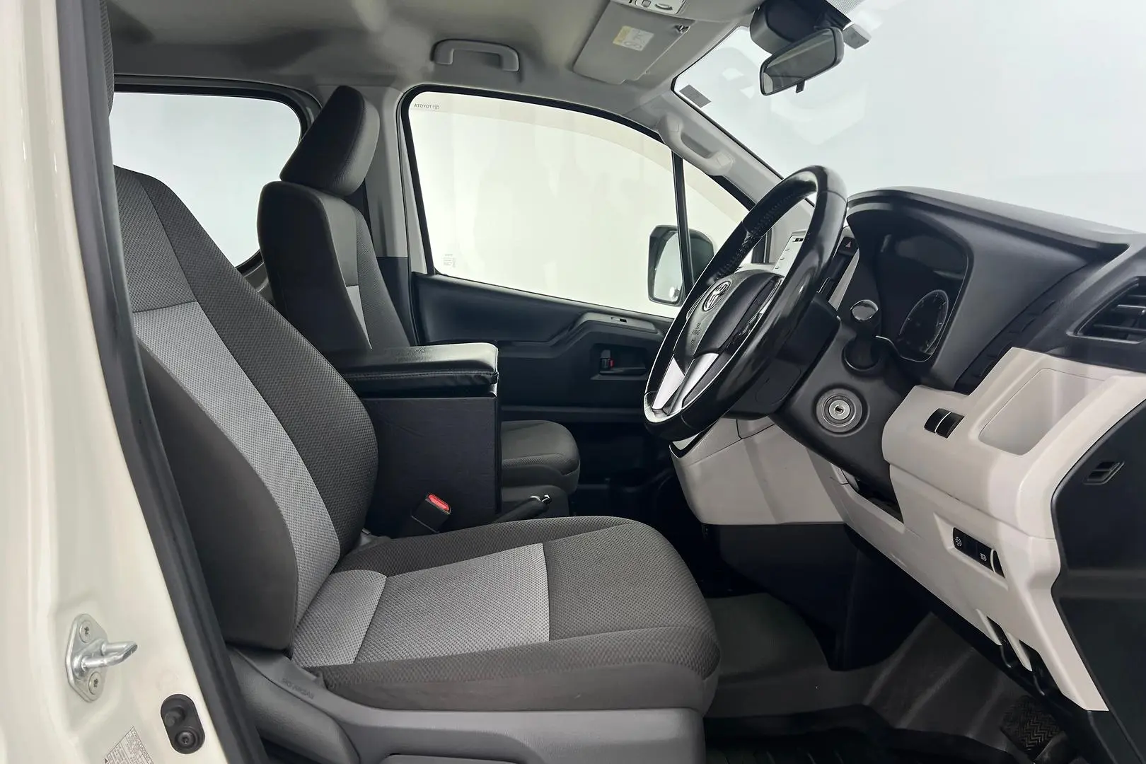 2019 Toyota Hiace Gallery Image 15