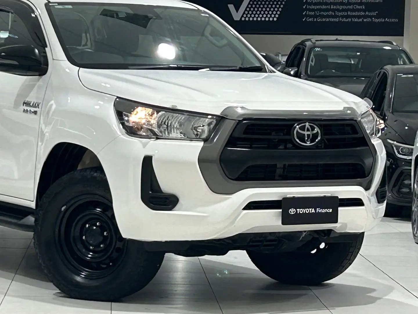 2022 Toyota Hilux Gallery Image 3