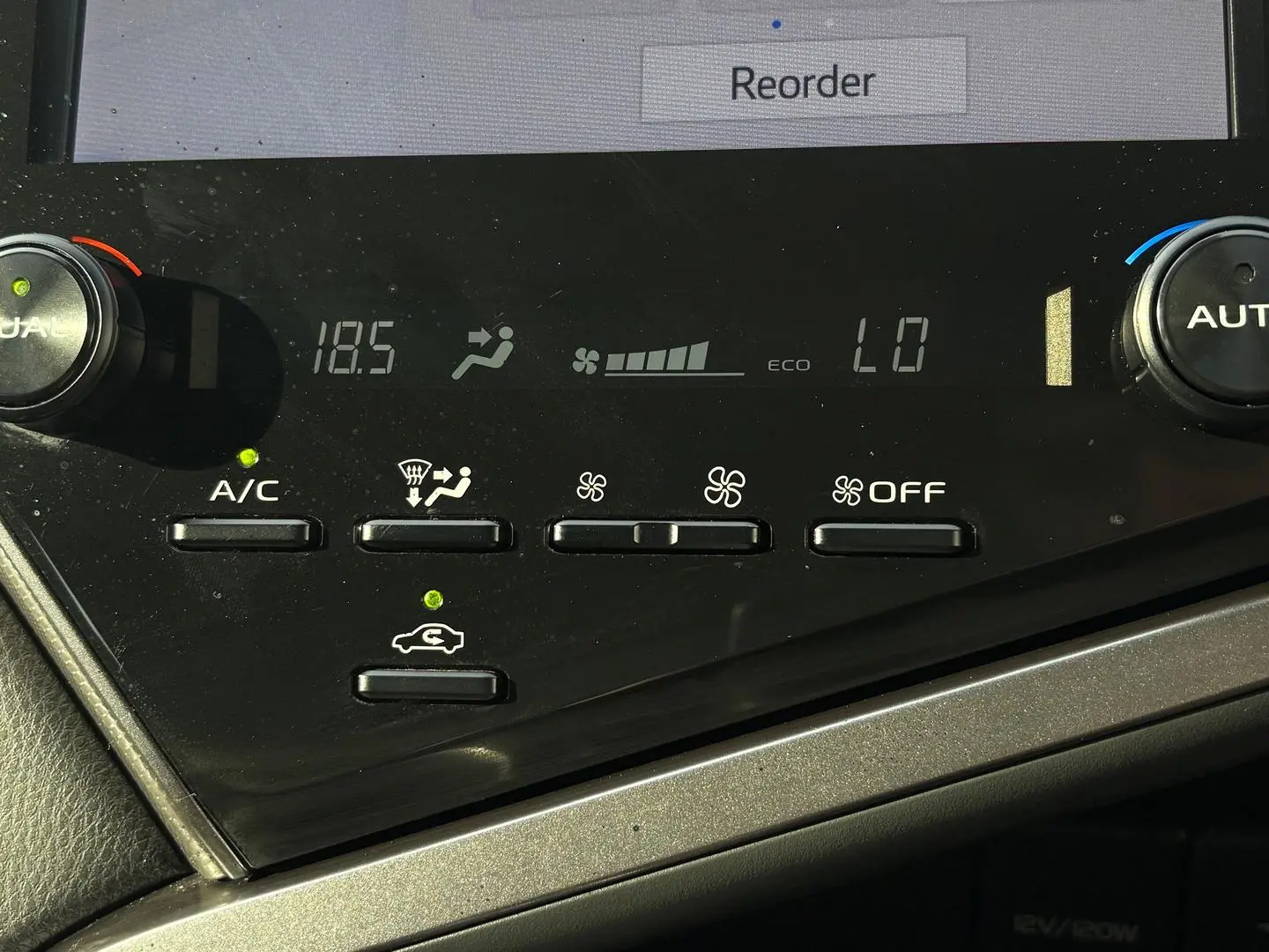 2019 Toyota Camry Gallery Image 18